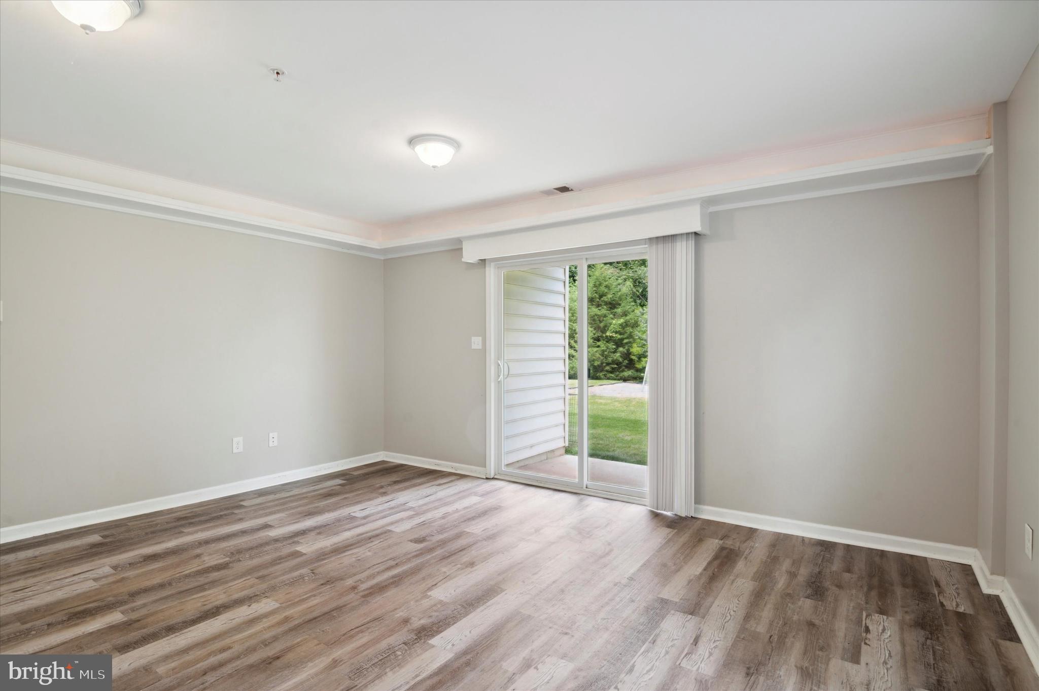 ROUND HILL - Residential