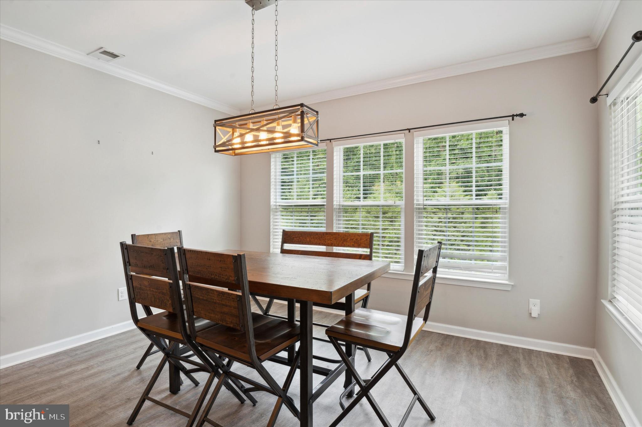 ROUND HILL - Residential