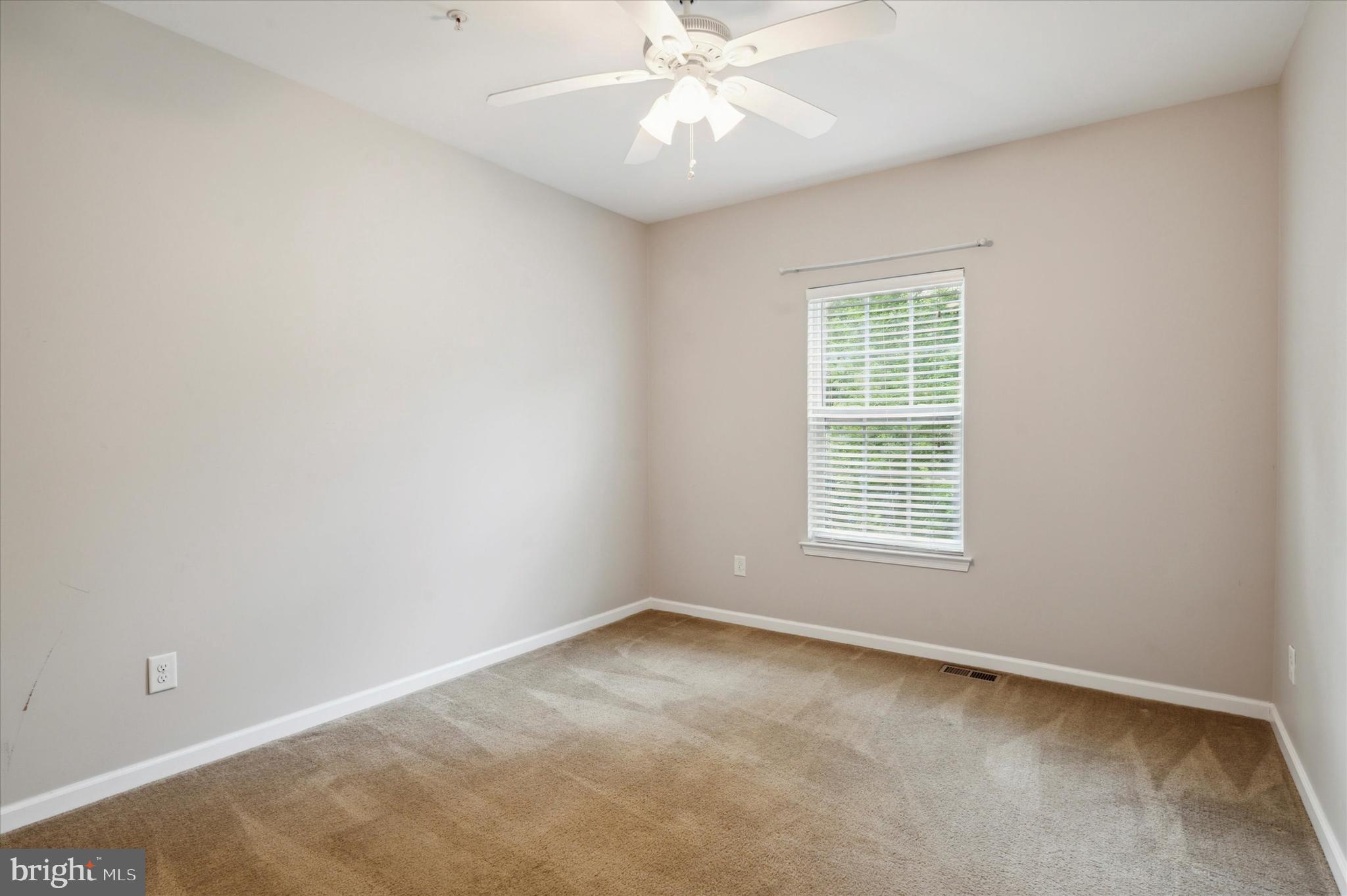 ROUND HILL - Residential