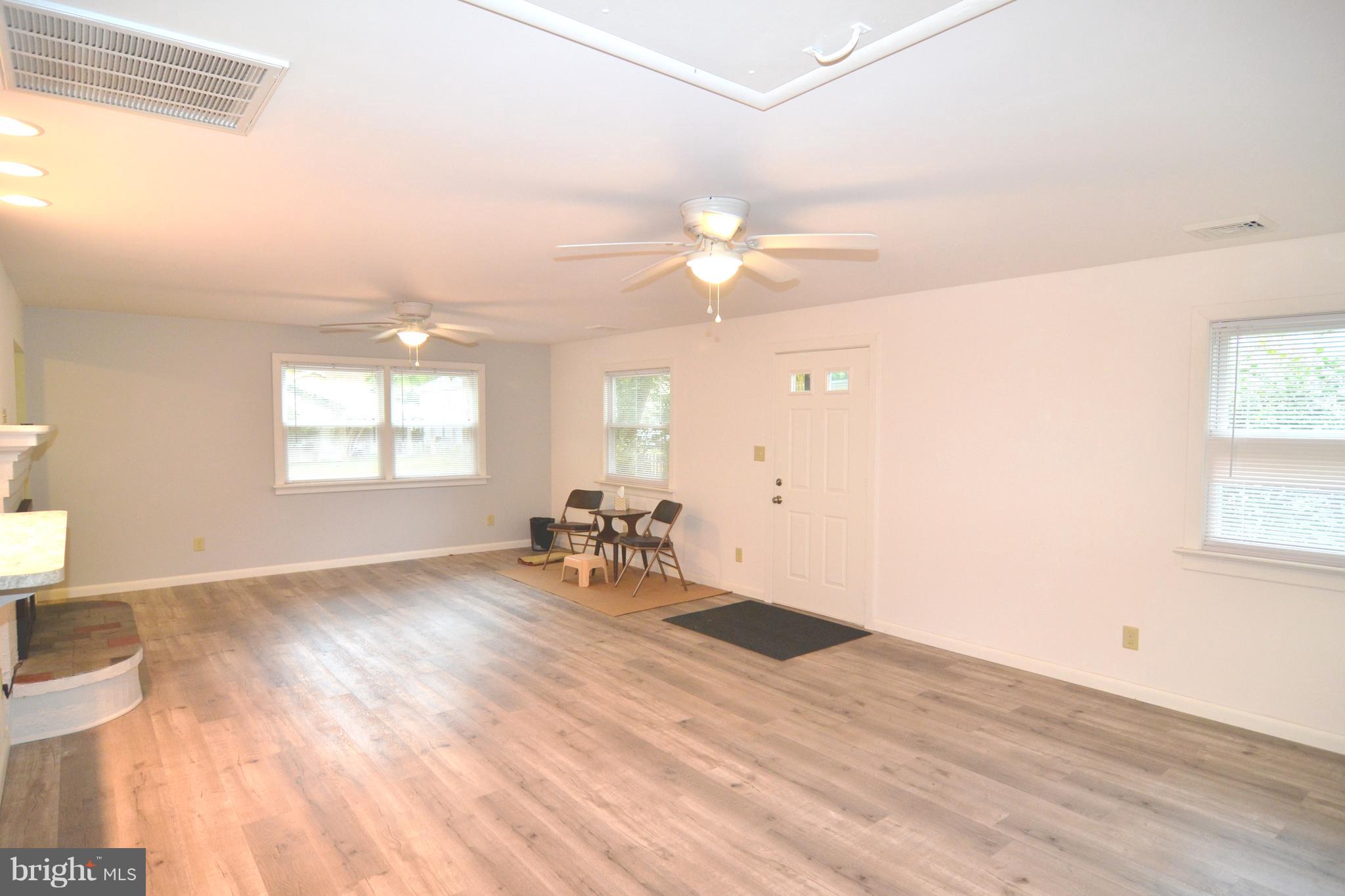 COVE POINT - Residential Lease