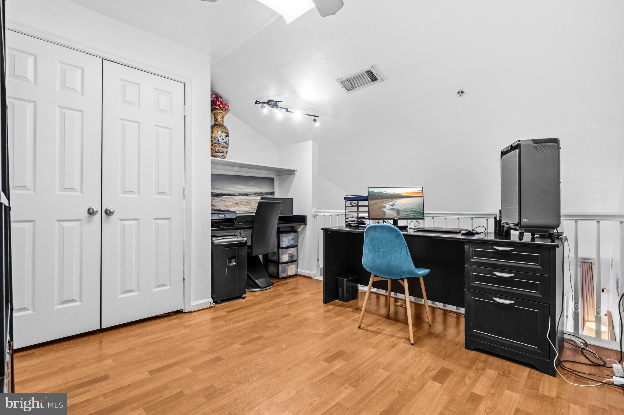 FAIRFAX RIDGE - Residential