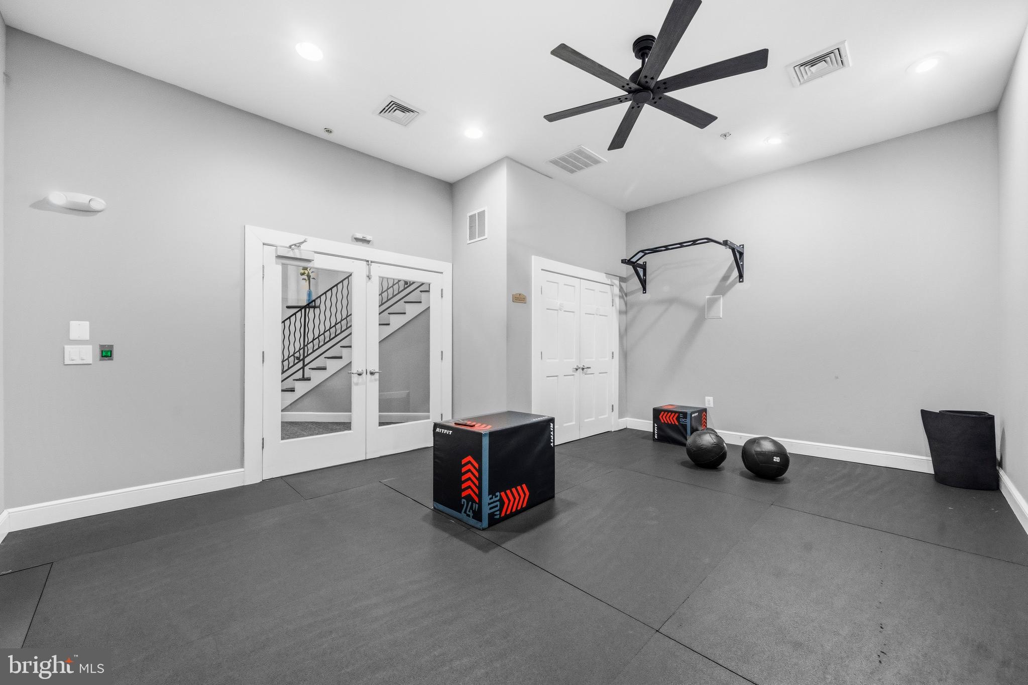 FAIRFAX RIDGE - Residential