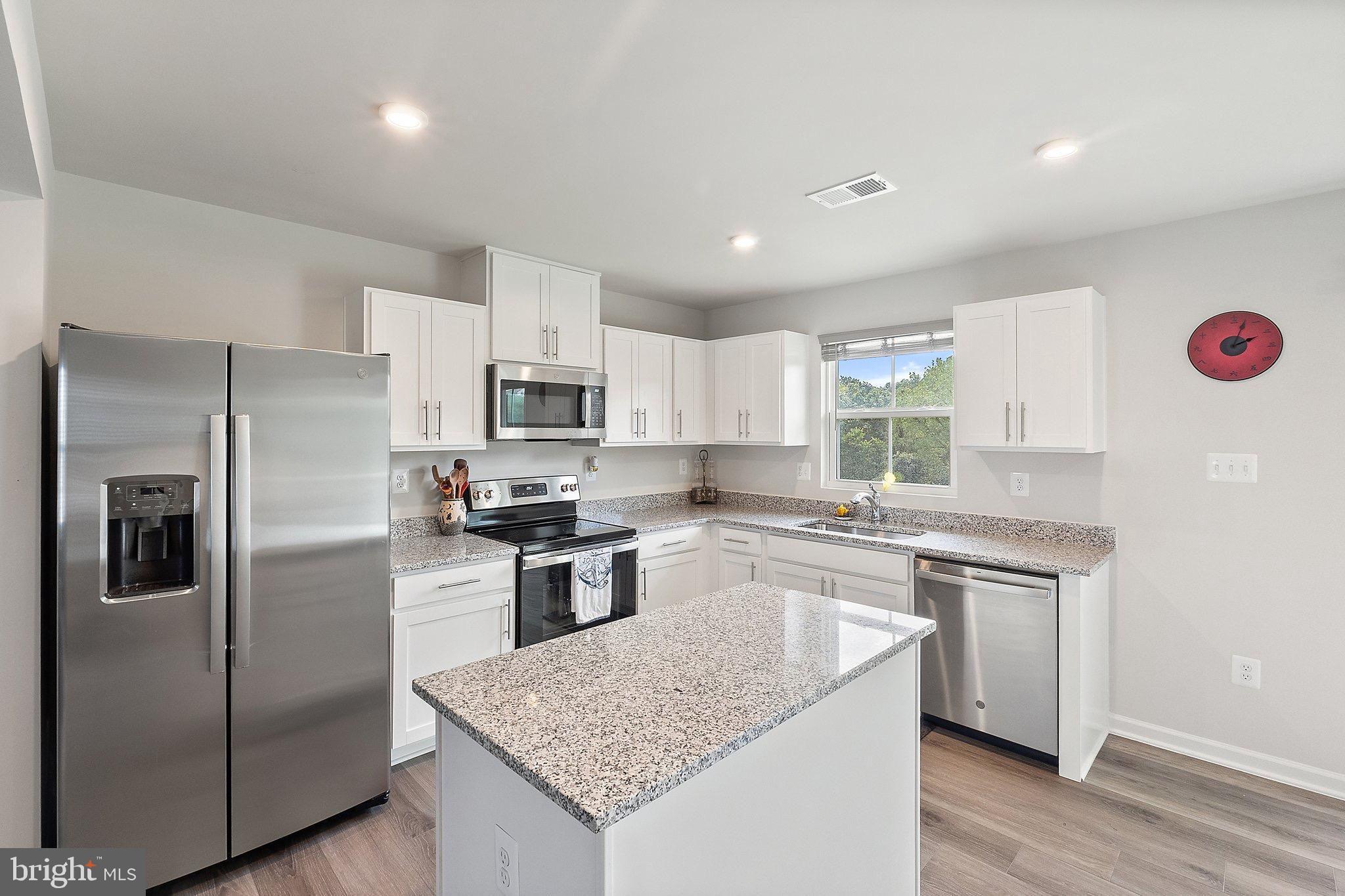 SOUTH BROOK - Residential