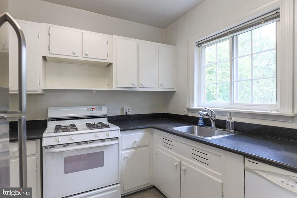 PARK  FAIRFAX - Residential Lease