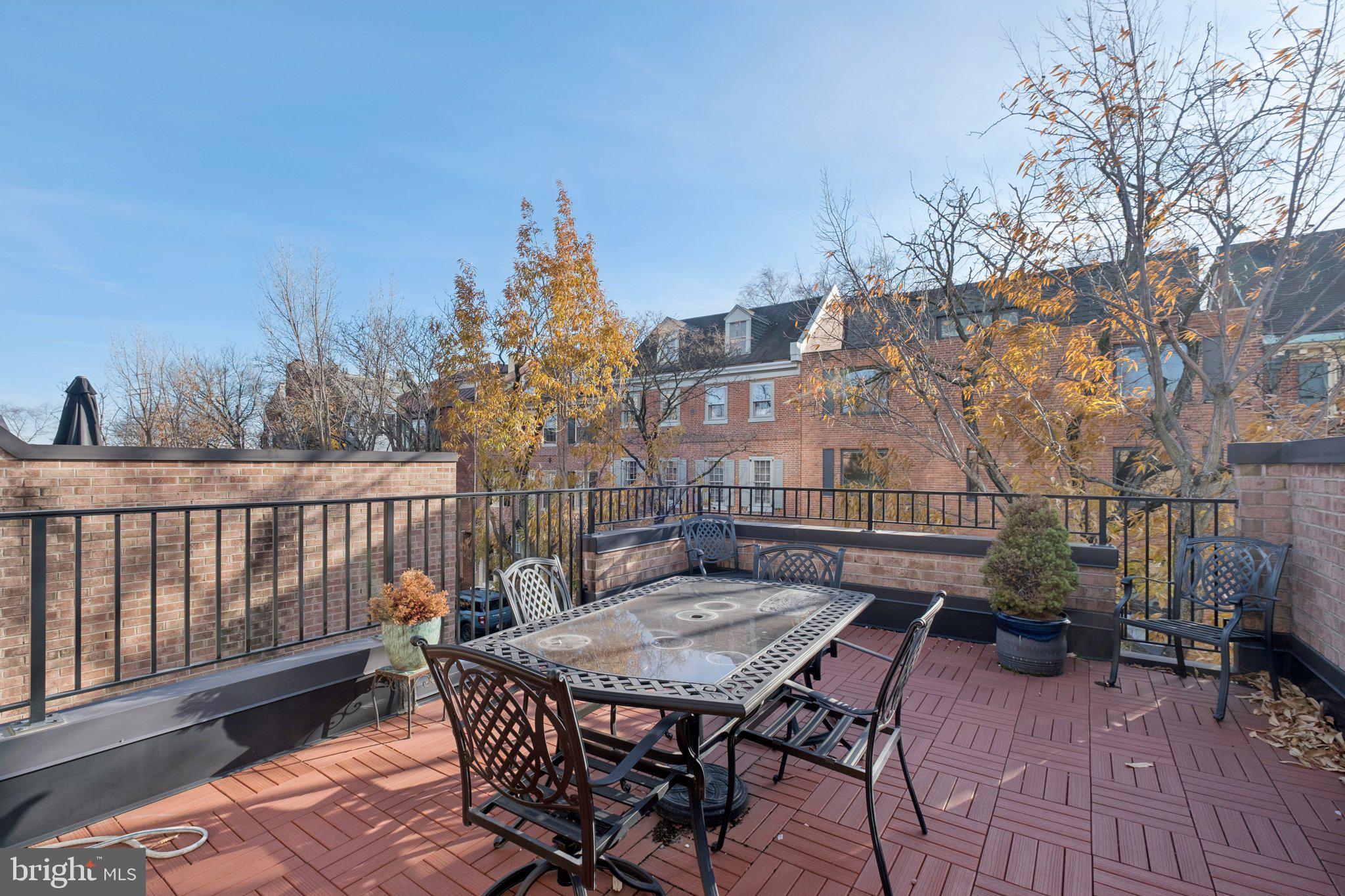 SOCIETY HILL - Residential