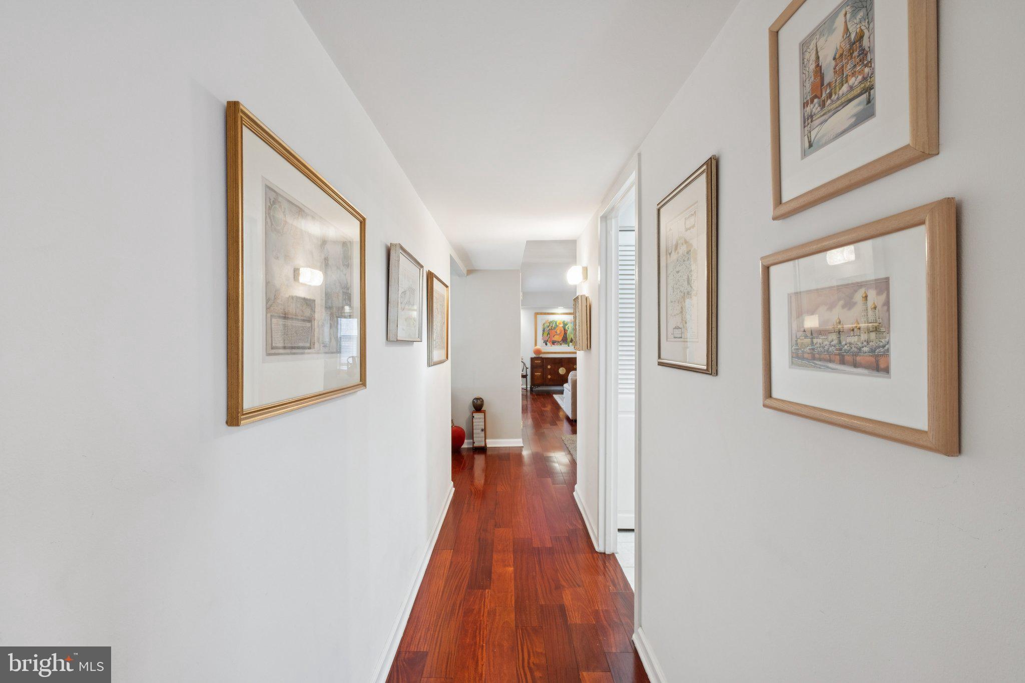 SOCIETY HILL - Residential