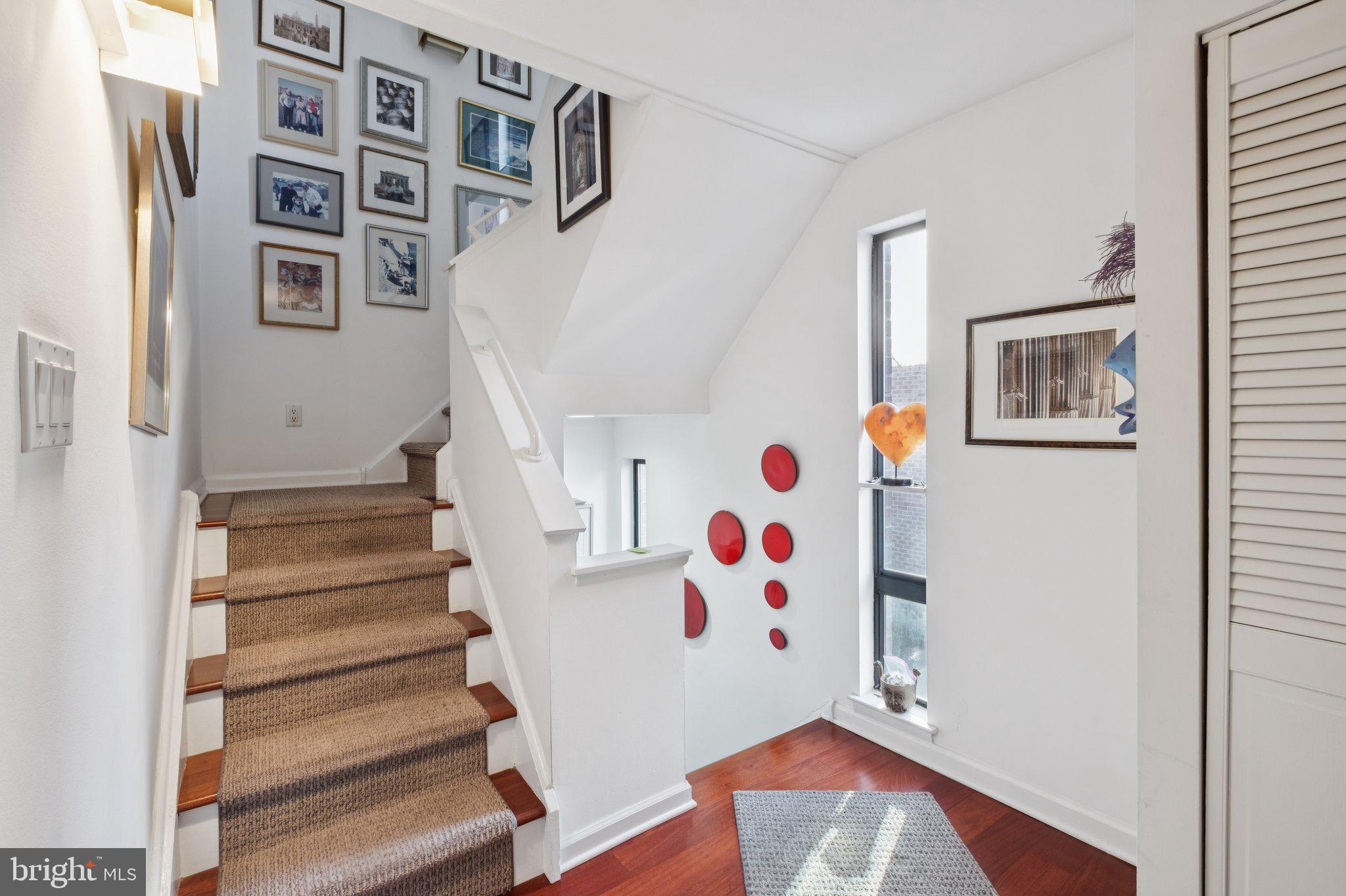 SOCIETY HILL - Residential