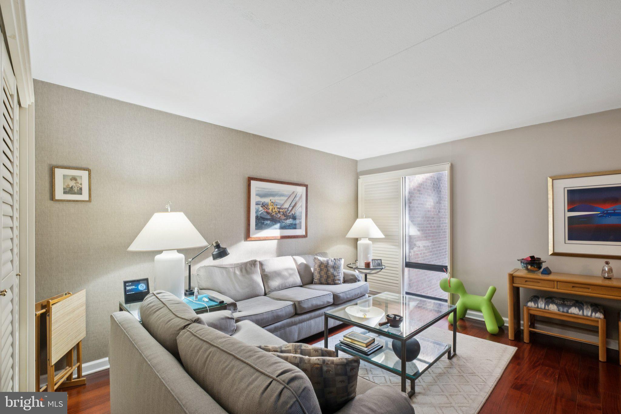 SOCIETY HILL - Residential