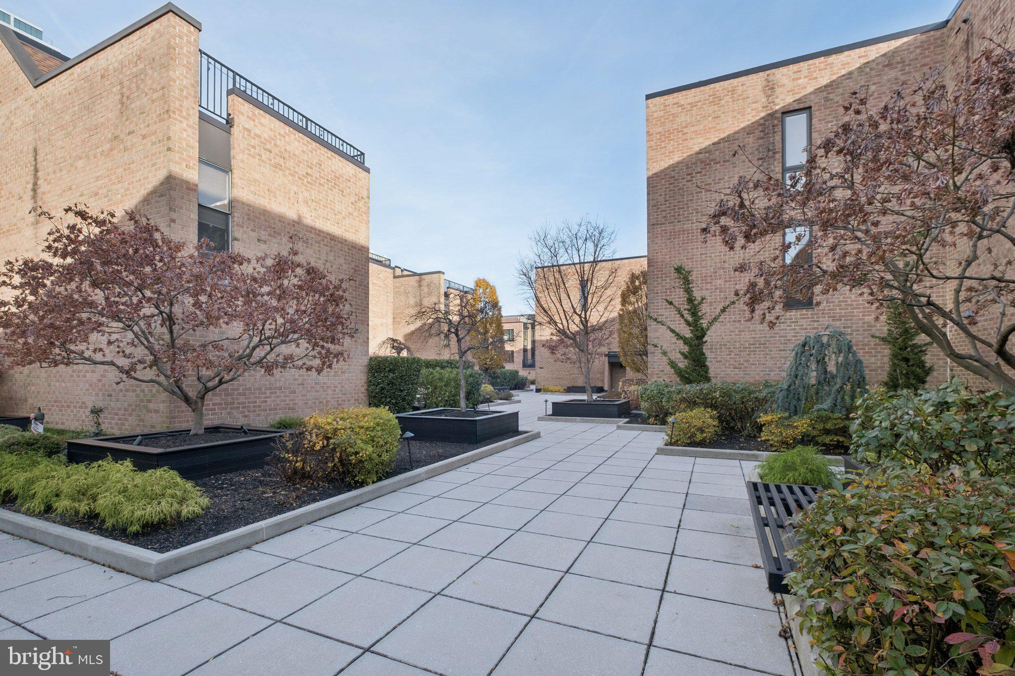 SOCIETY HILL - Residential