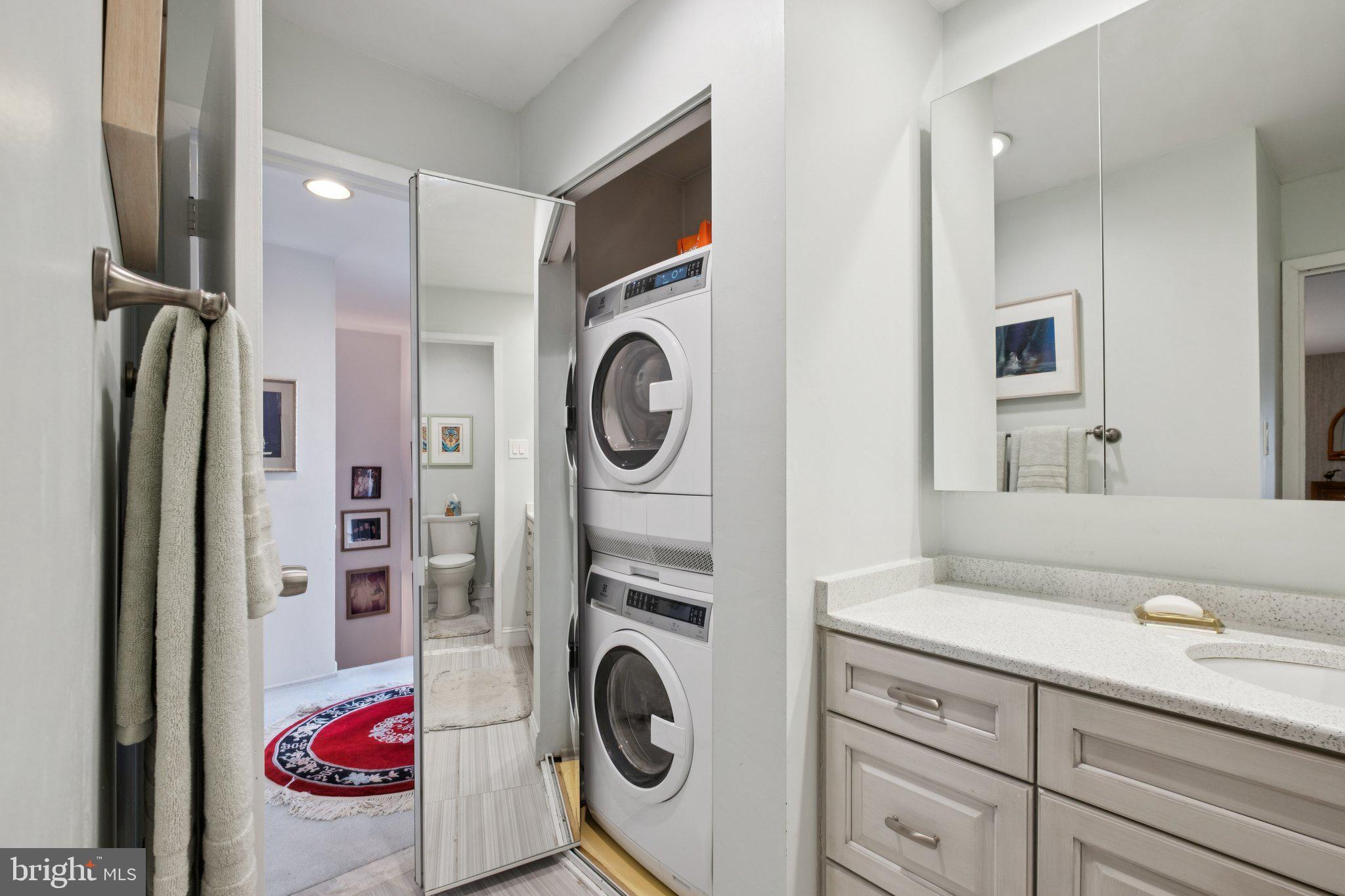 SOCIETY HILL - Residential