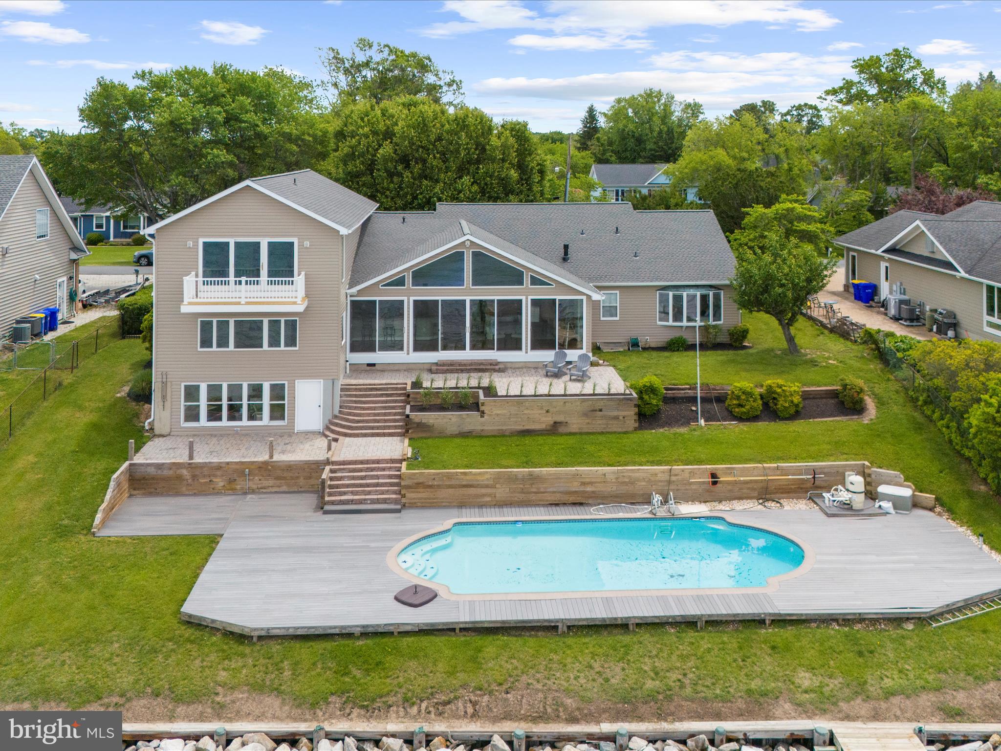 508 BAYSIDE DRIVE