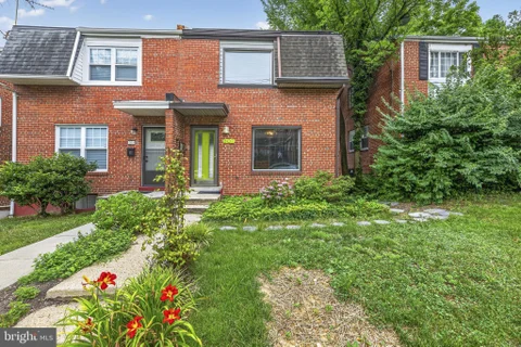 MLS: DCDC2272478