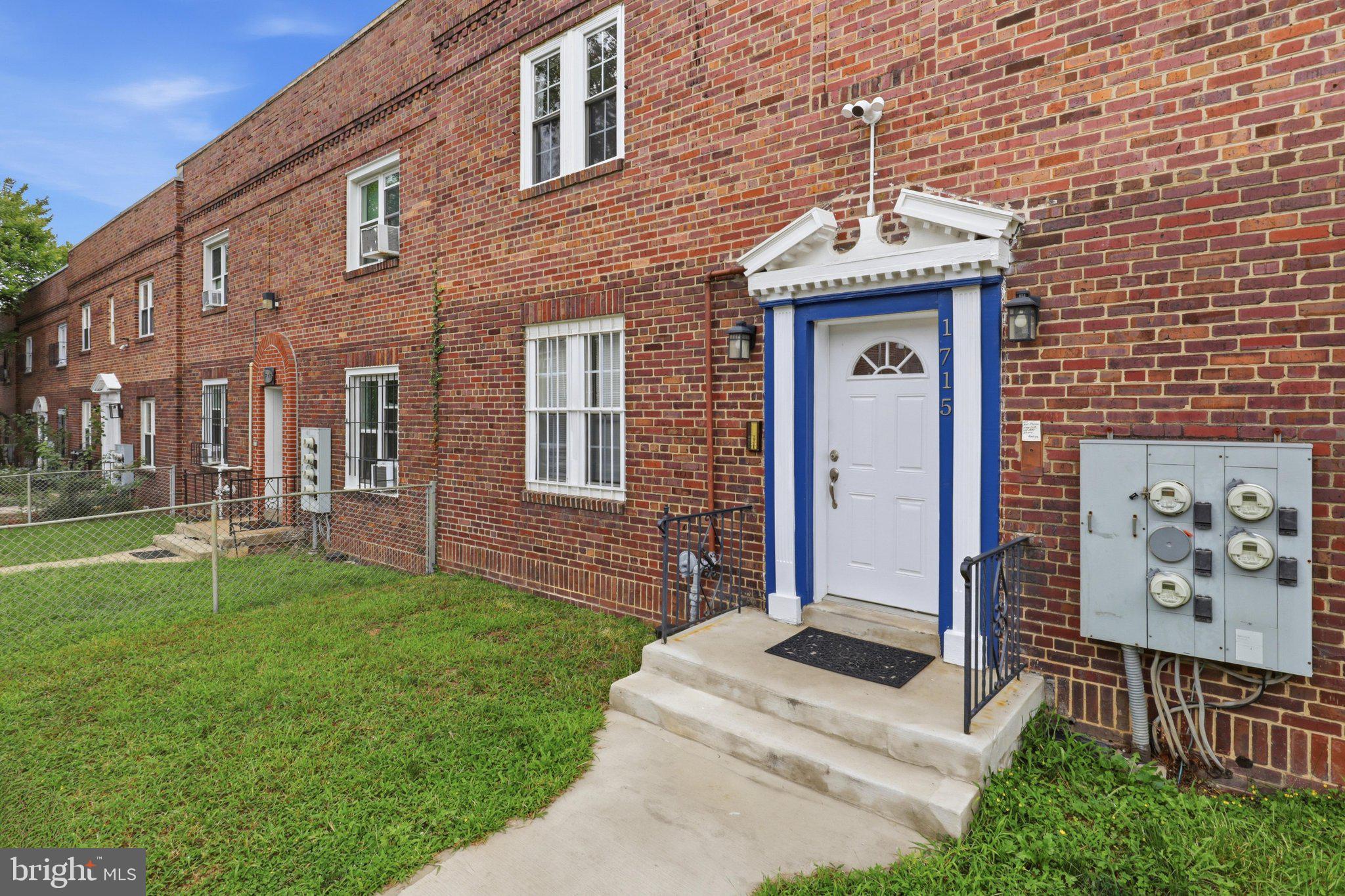 1715 CAPITOL AVENUE NE
