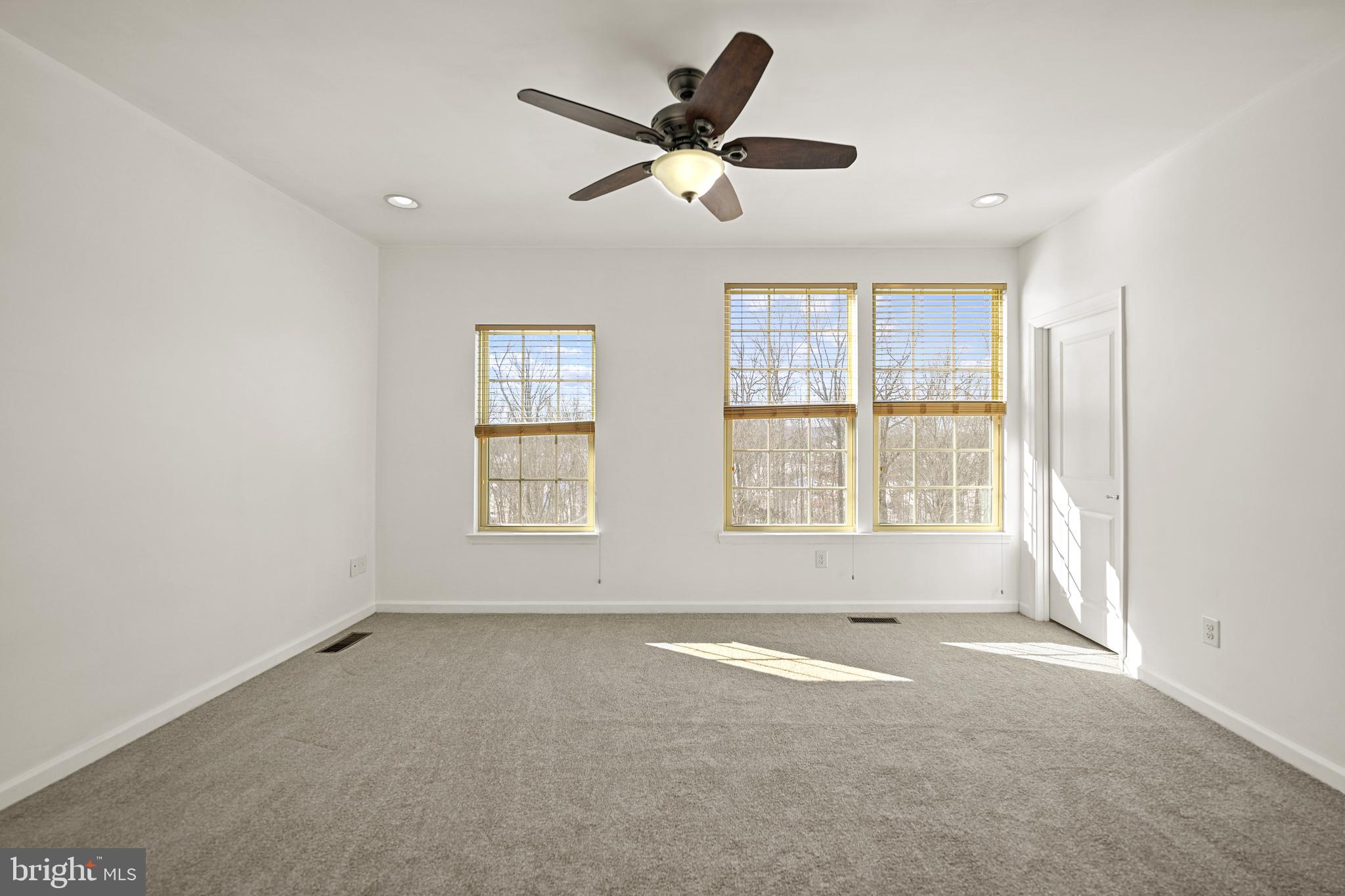 VIRGINIA MANOR - Residential