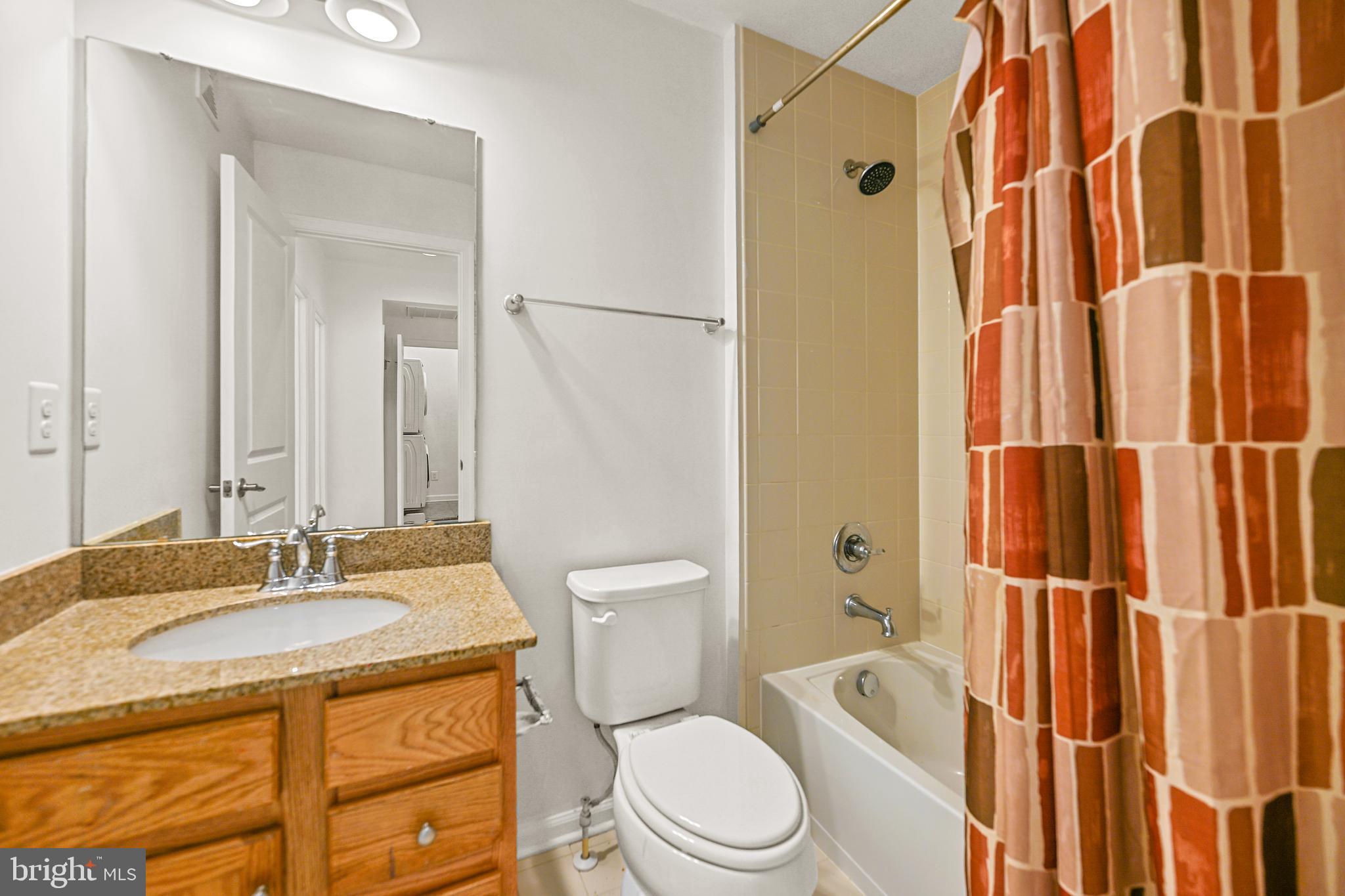 VIRGINIA MANOR - Residential