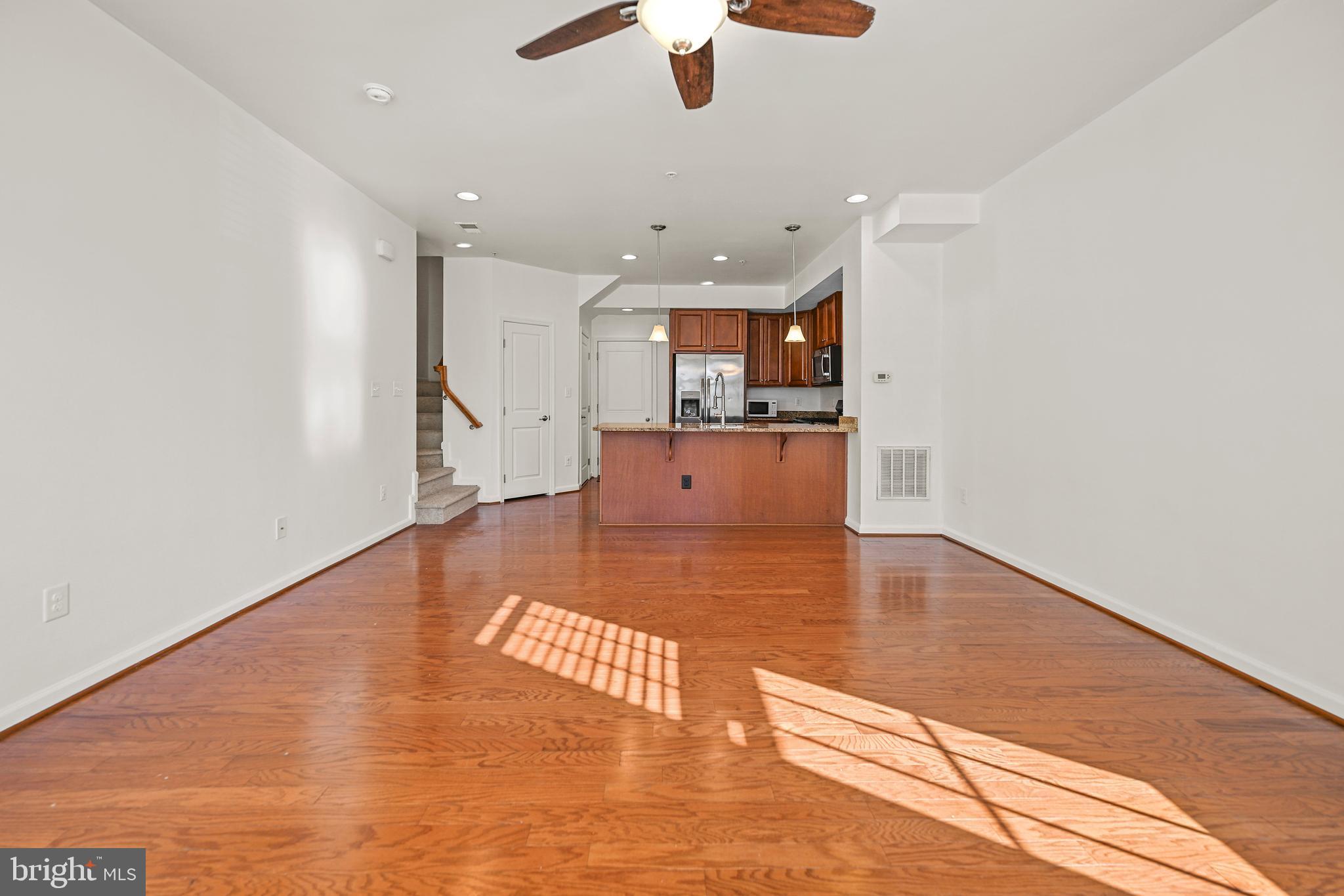 VIRGINIA MANOR - Residential