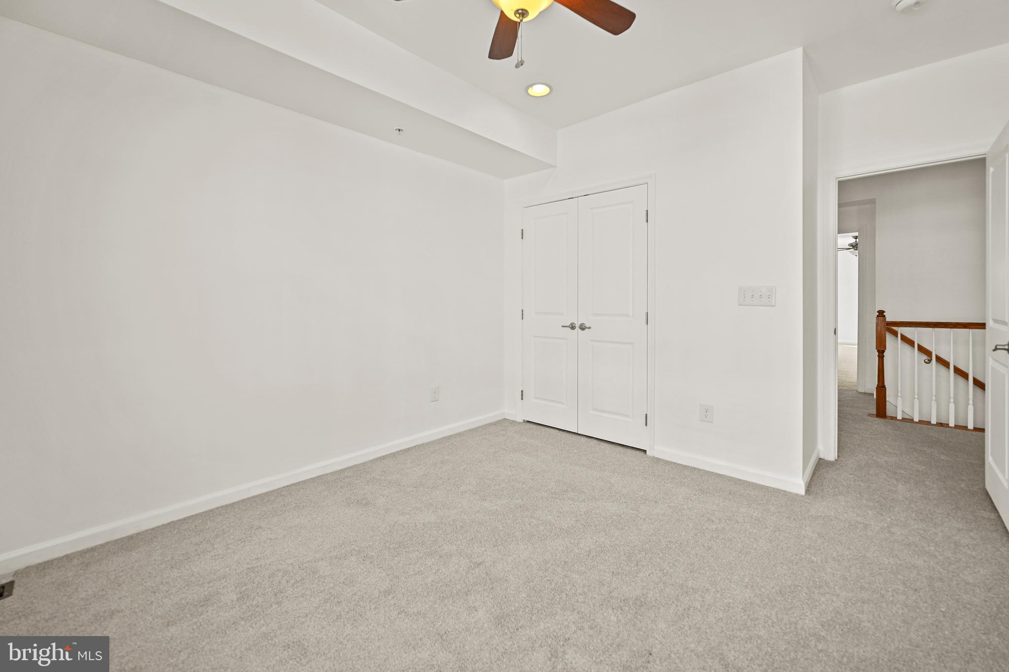 VIRGINIA MANOR - Residential