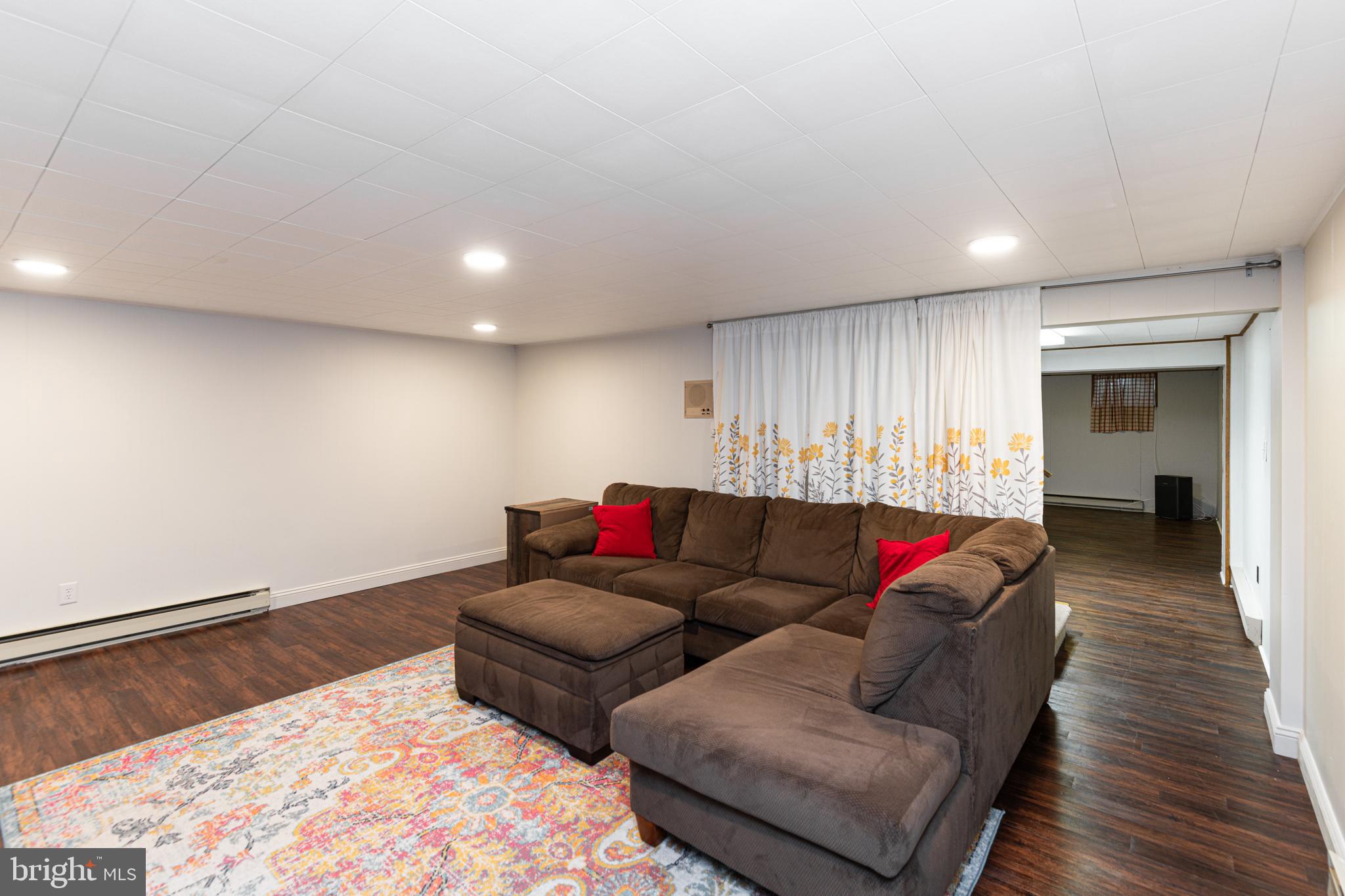 SPRING VALLEY - Residential