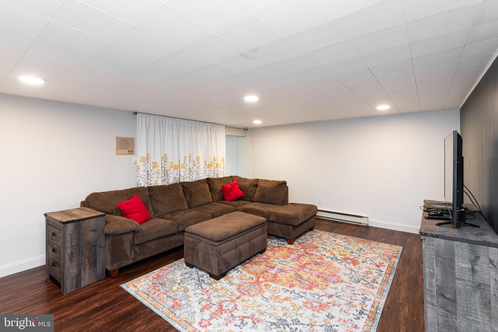 SPRING VALLEY - Residential