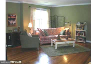 COMMONS OF ARLINGTON - Residential Lease