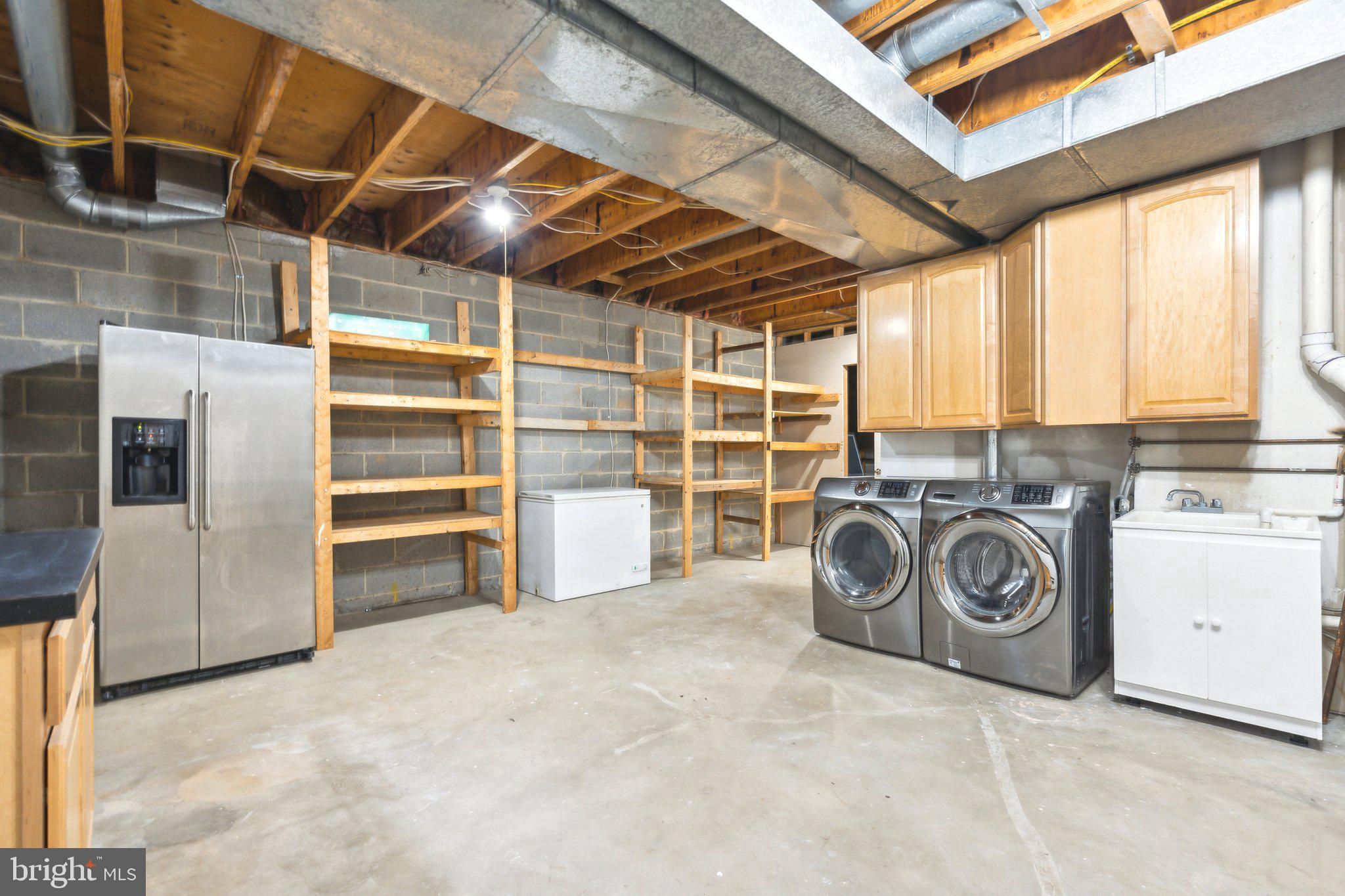 SEVEN LOCKS HILLS - Residential