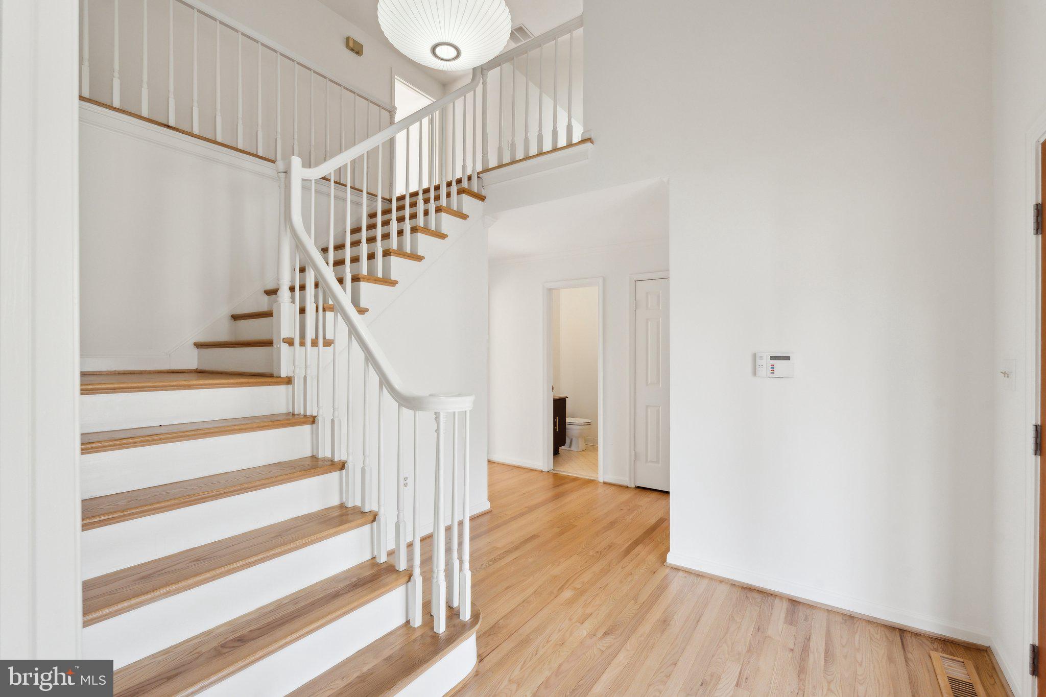 SEVEN LOCKS HILLS - Residential