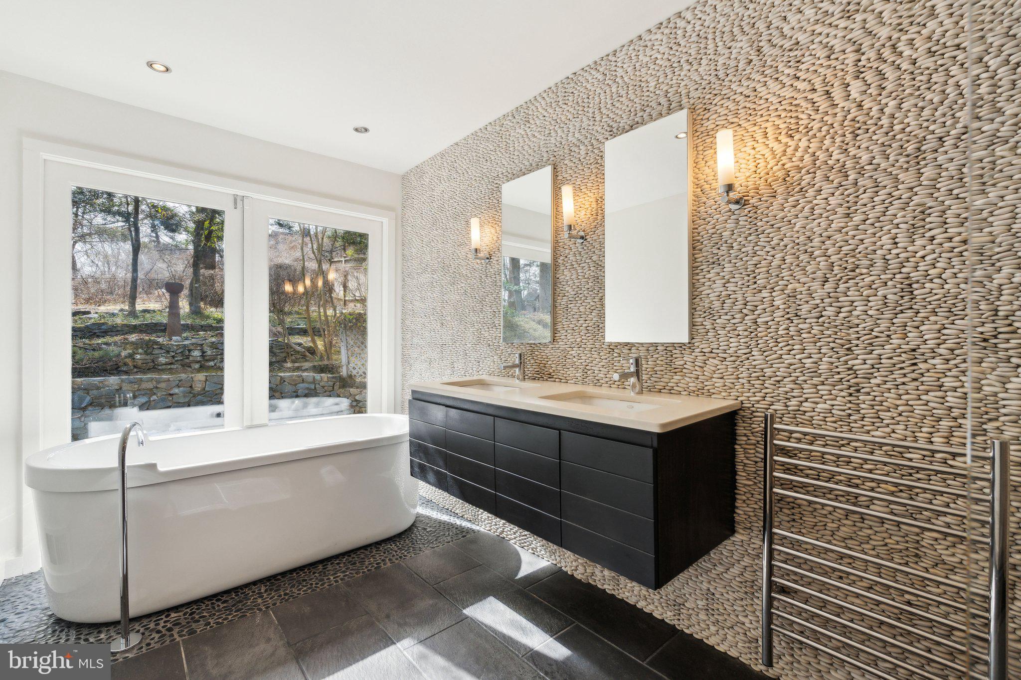 SEVEN LOCKS HILLS - Residential