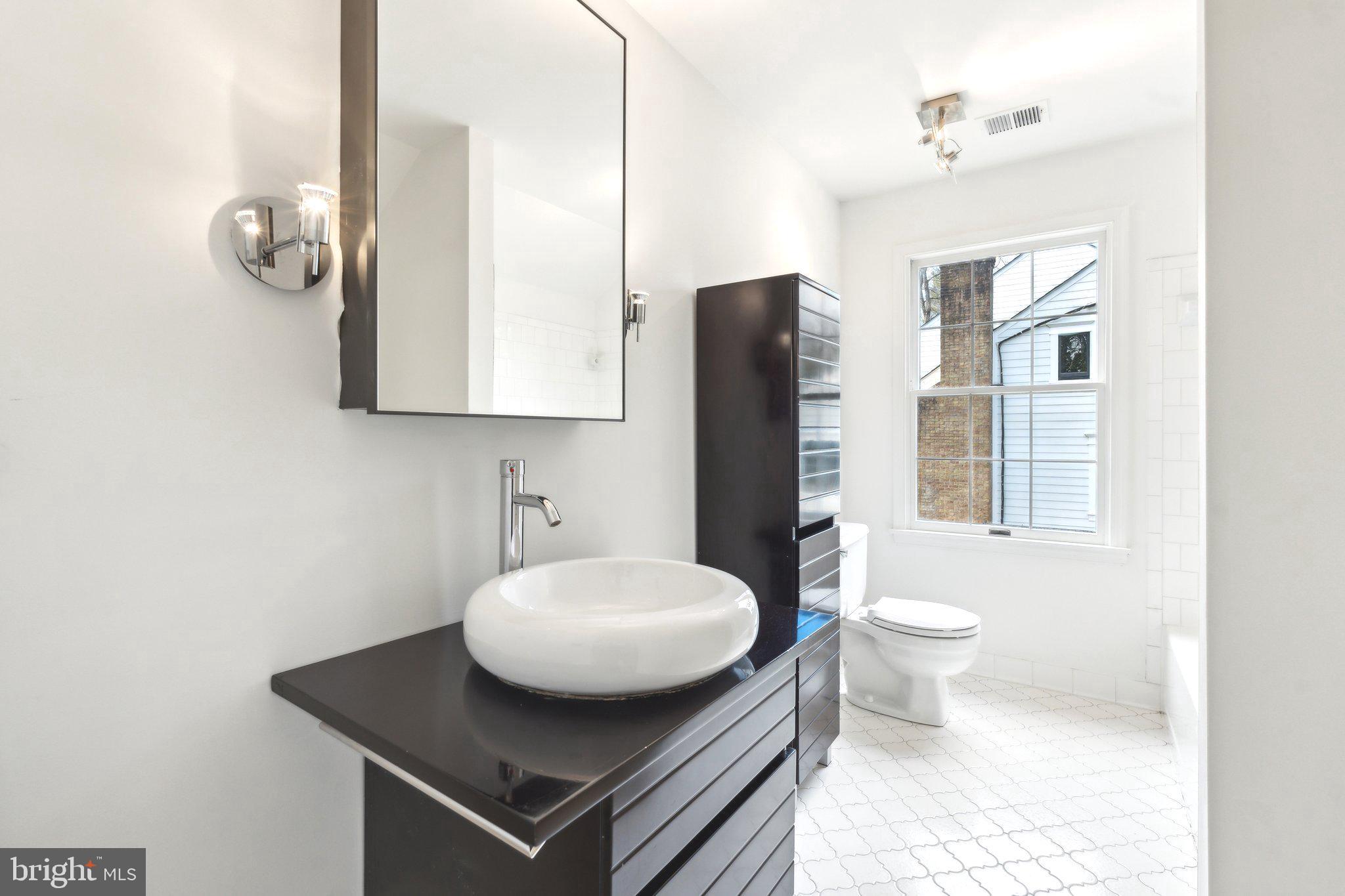 SEVEN LOCKS HILLS - Residential