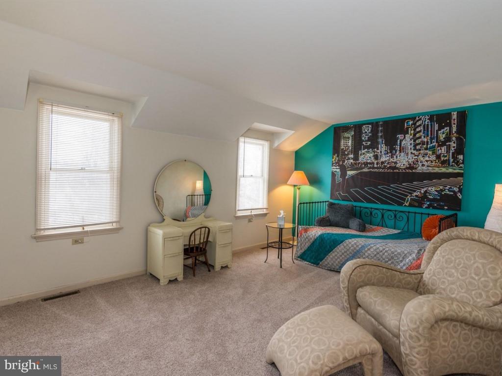 HAYWARD HEATH - Residential