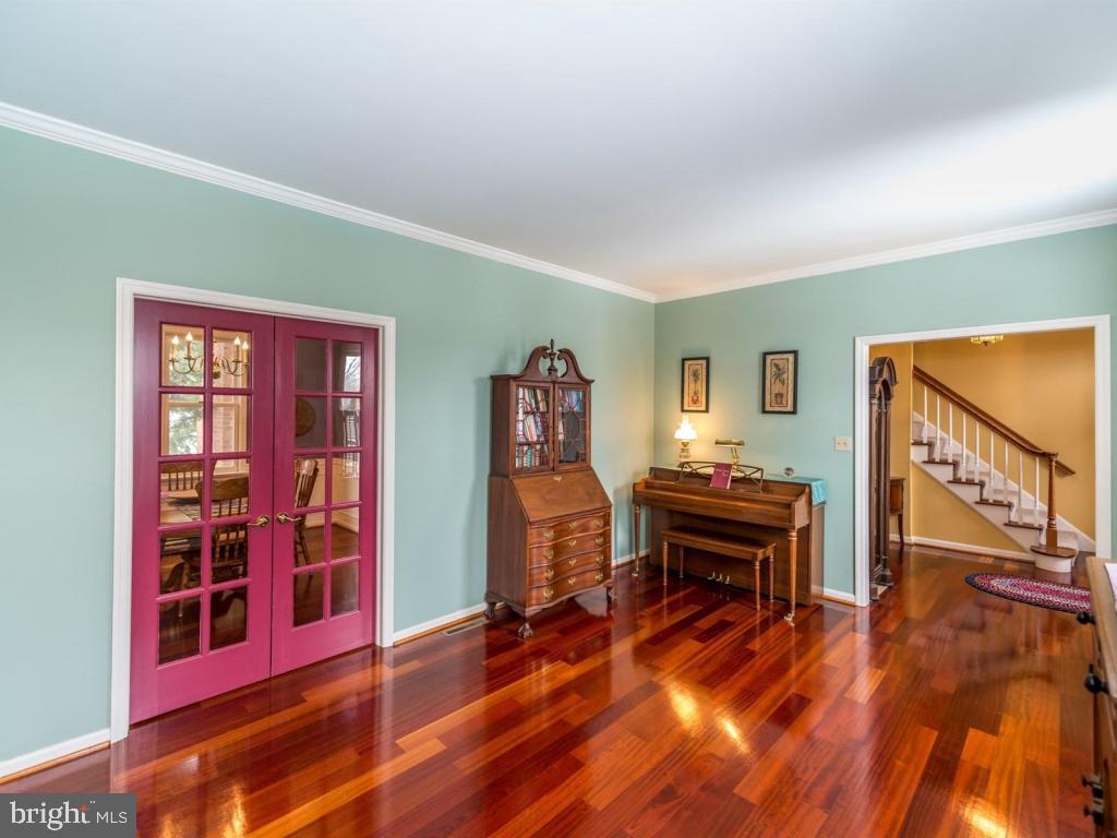 HAYWARD HEATH - Residential