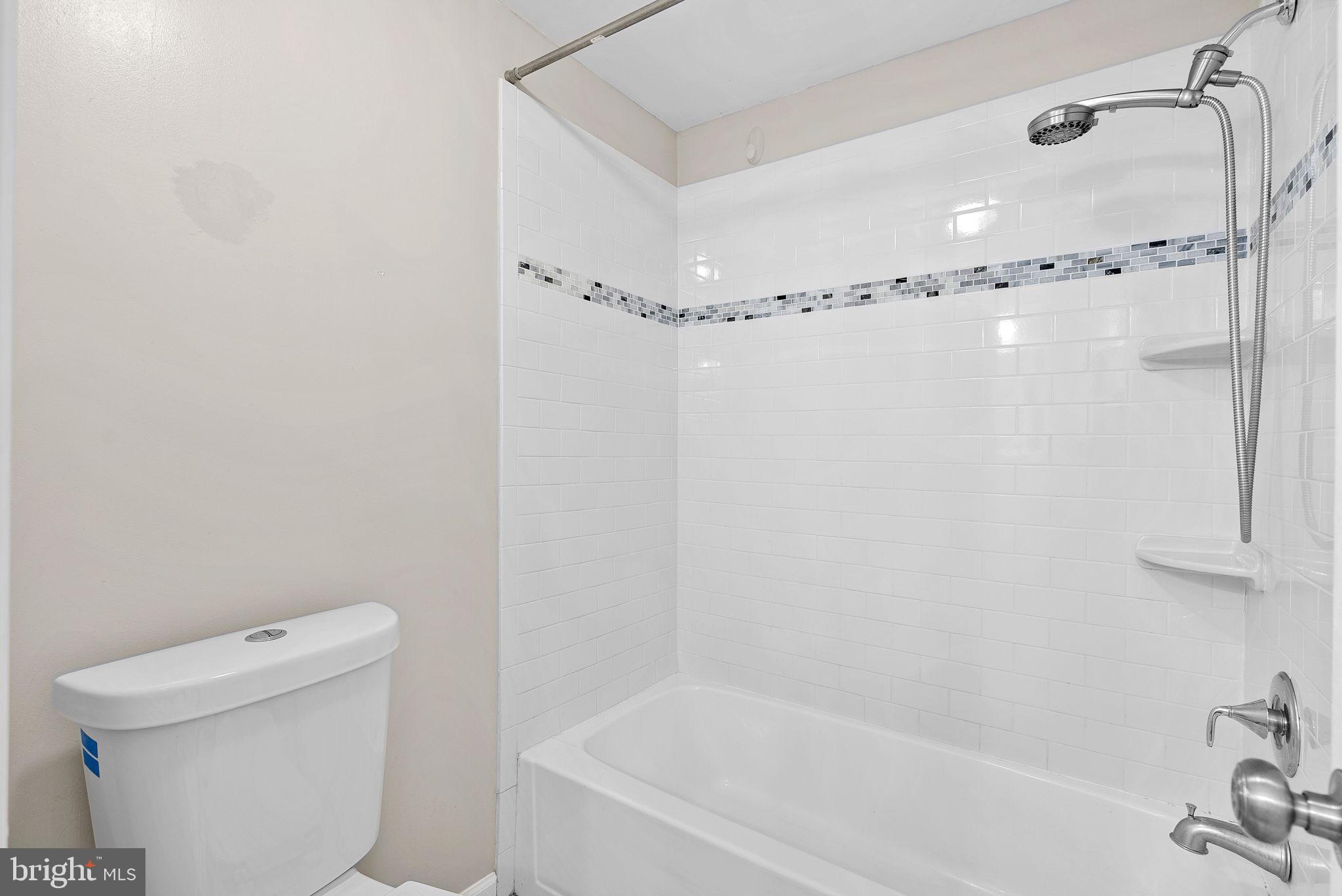 WHISPERWOOD - Residential Lease