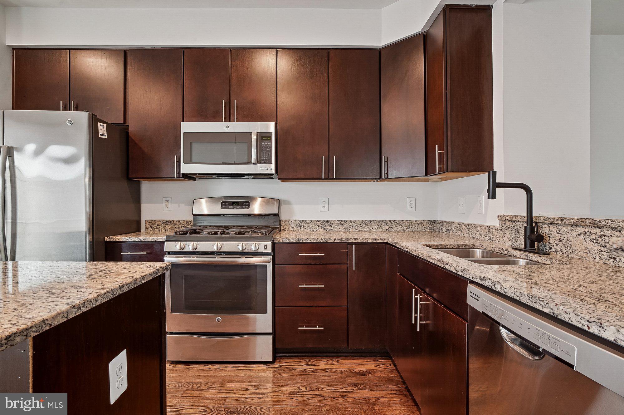 FIELDSIDE AT ST CHARLES - Residential