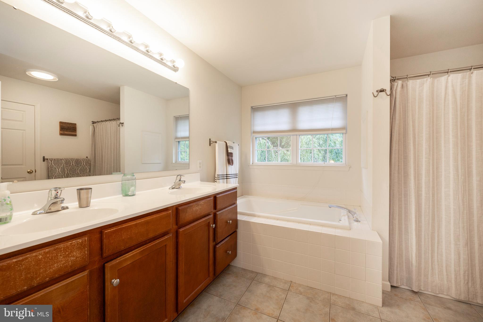 HILLBROOK FARMS - Residential