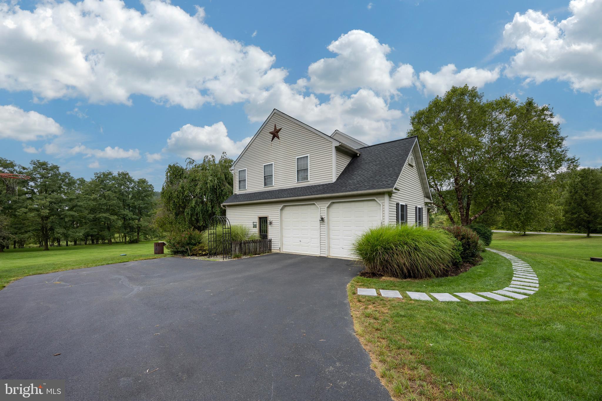 HILLBROOK FARMS - Residential