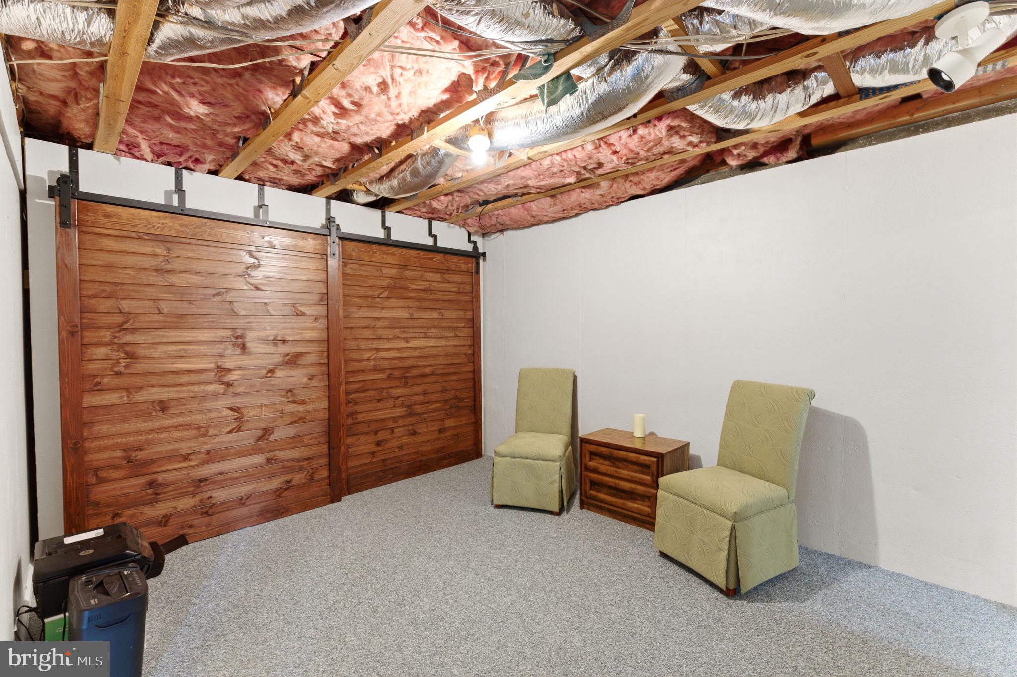 HOLLIS MANOR - Residential