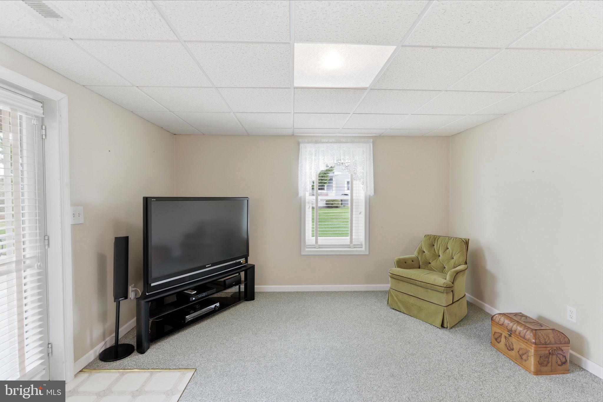 HOLLIS MANOR - Residential