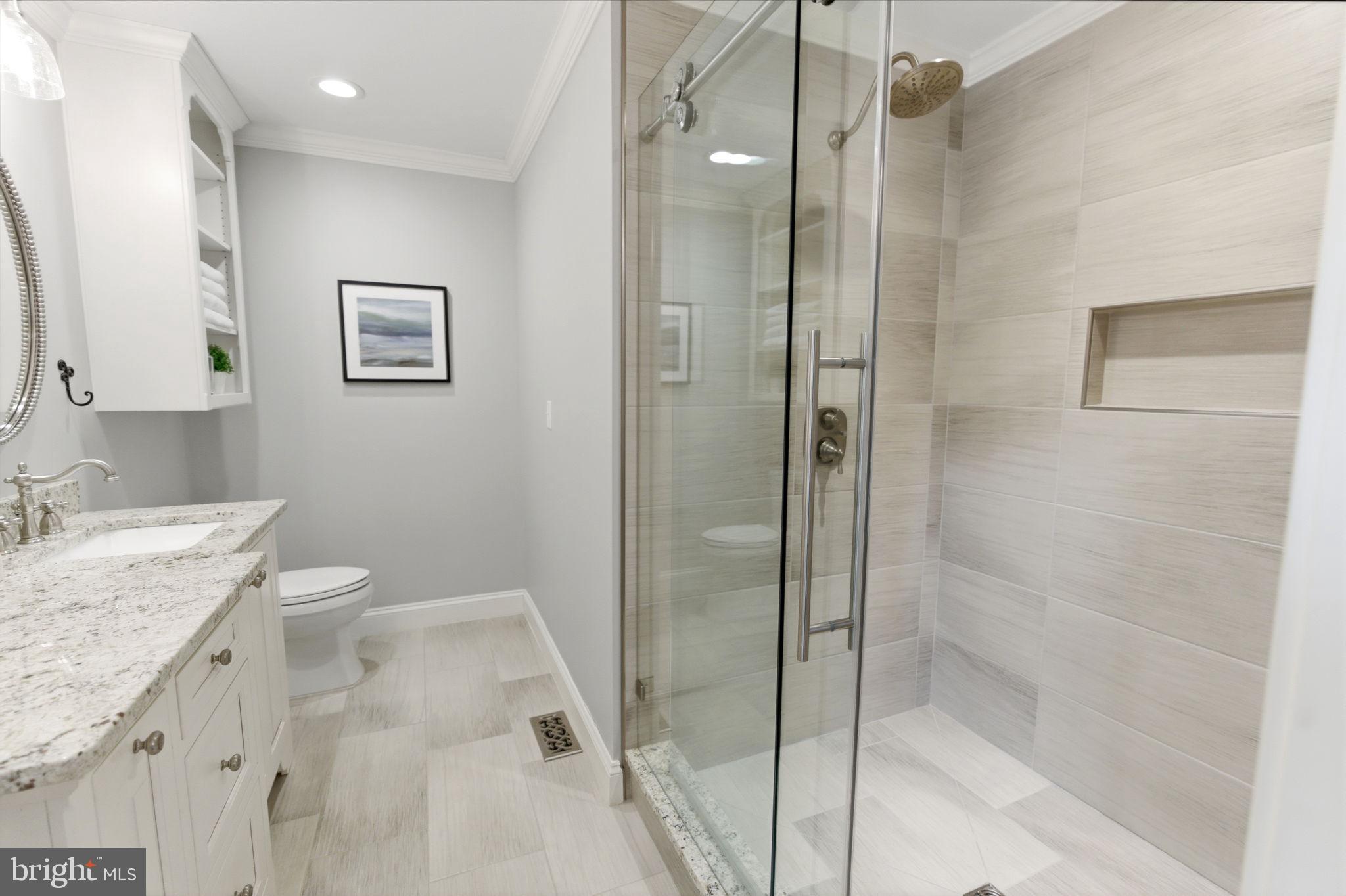 HOLLIS MANOR - Residential