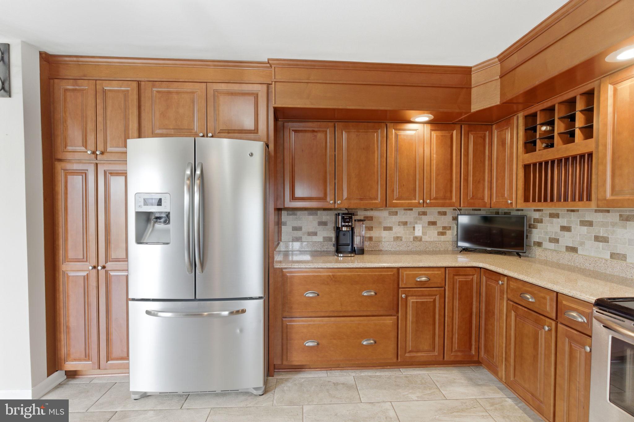 HOLLIS MANOR - Residential