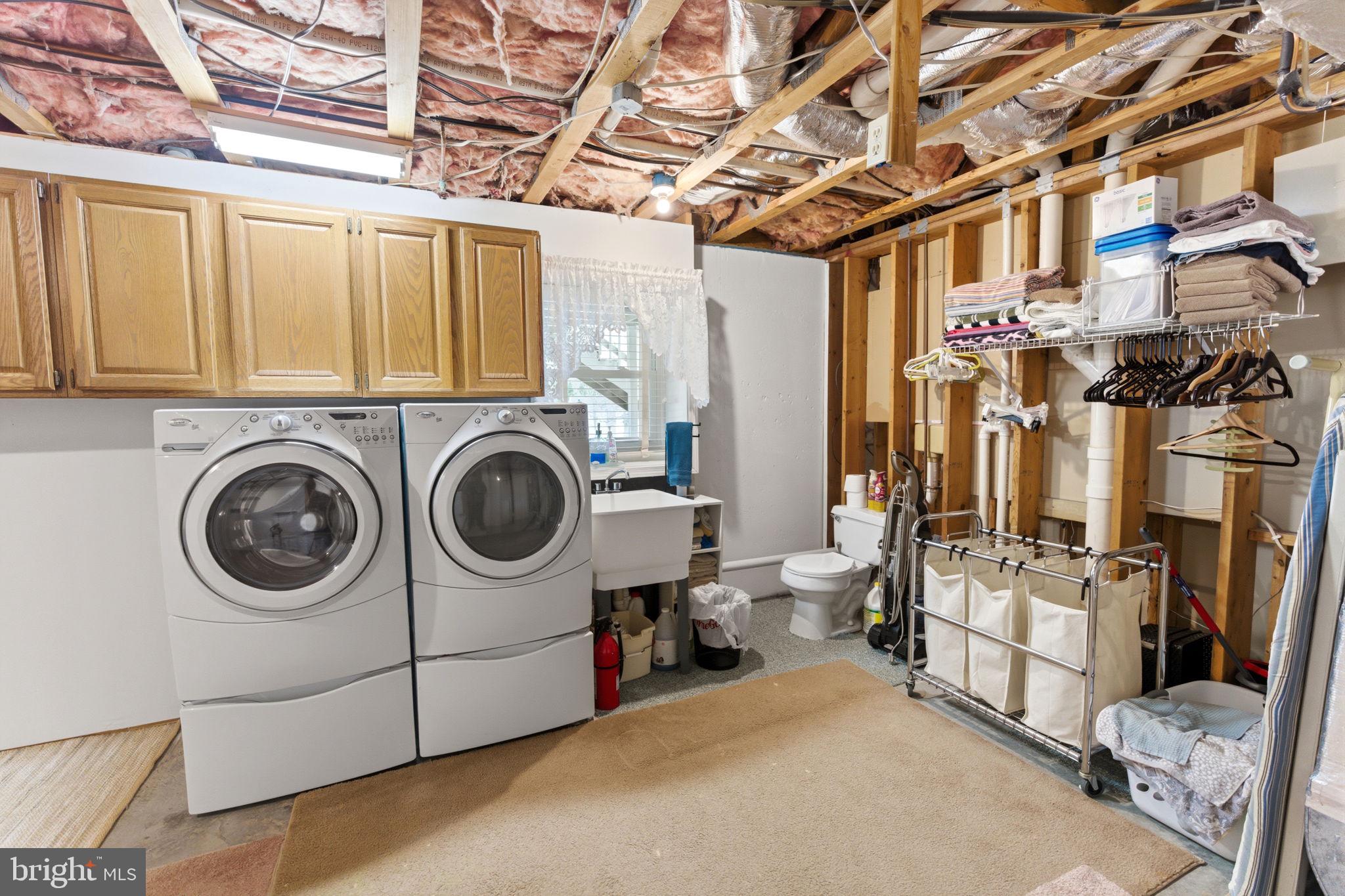 HOLLIS MANOR - Residential