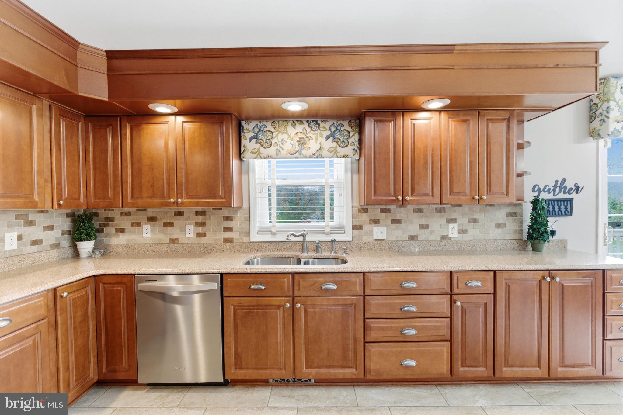 HOLLIS MANOR - Residential