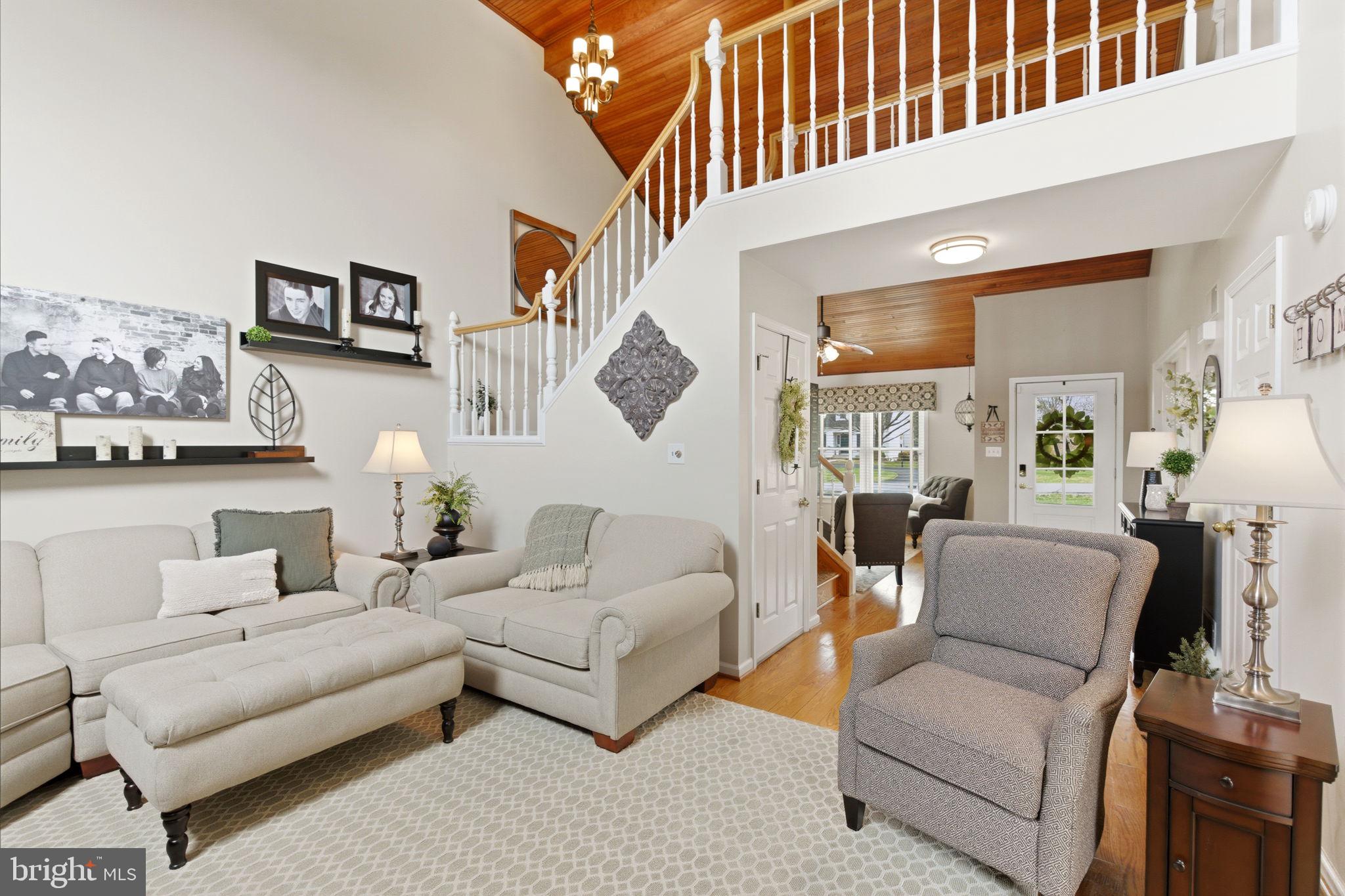 HOLLIS MANOR - Residential