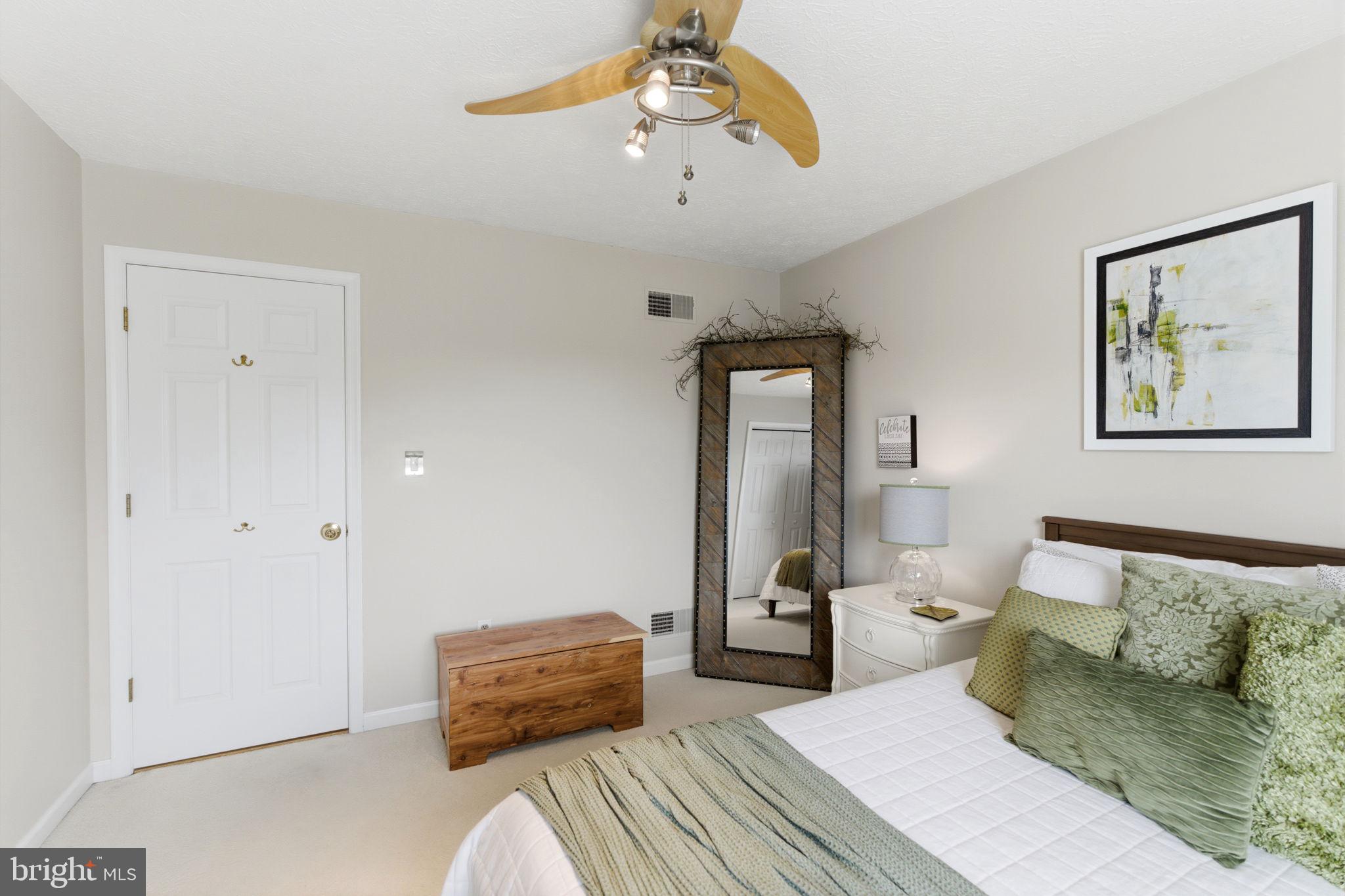 HOLLIS MANOR - Residential