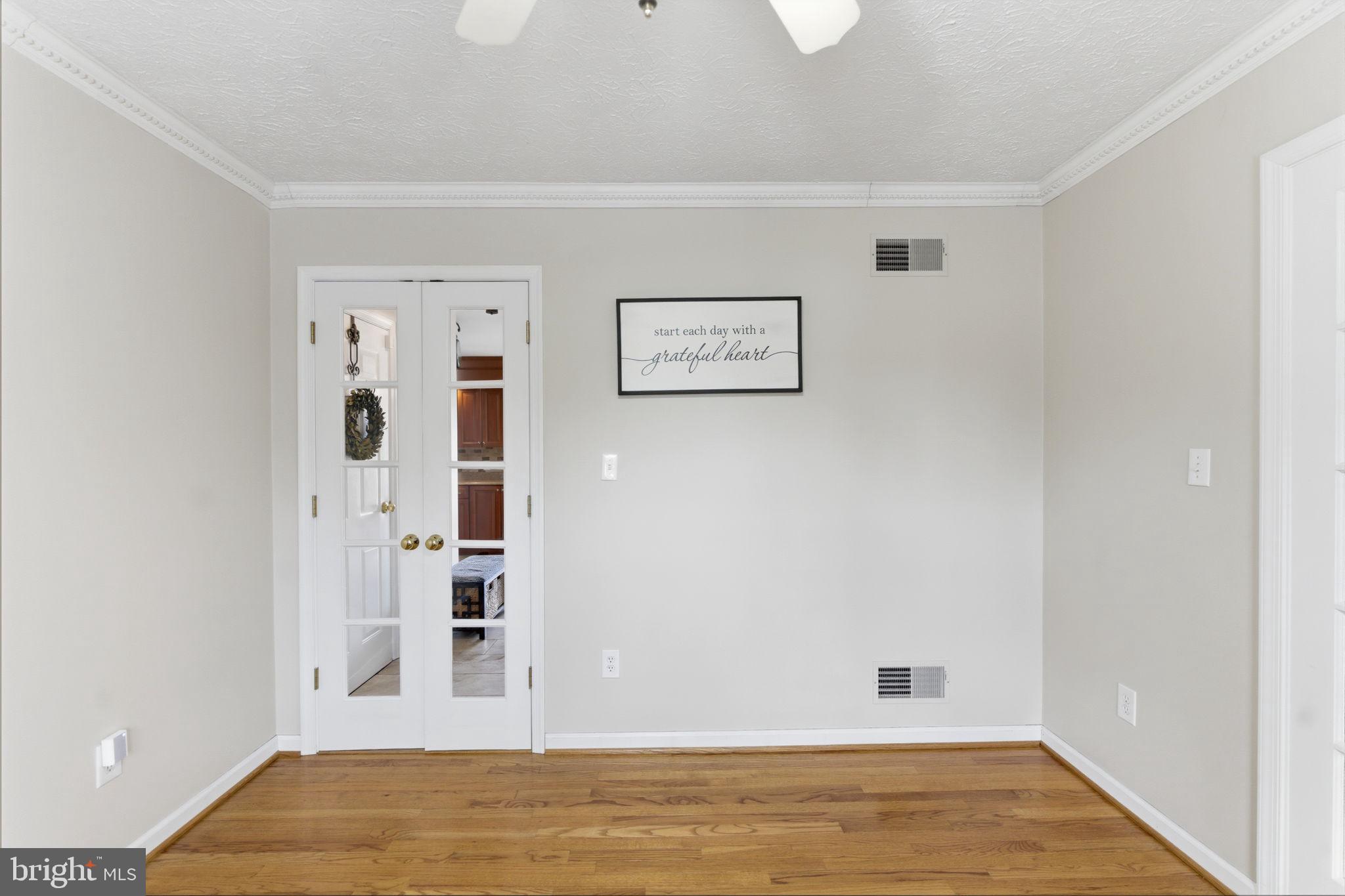 HOLLIS MANOR - Residential