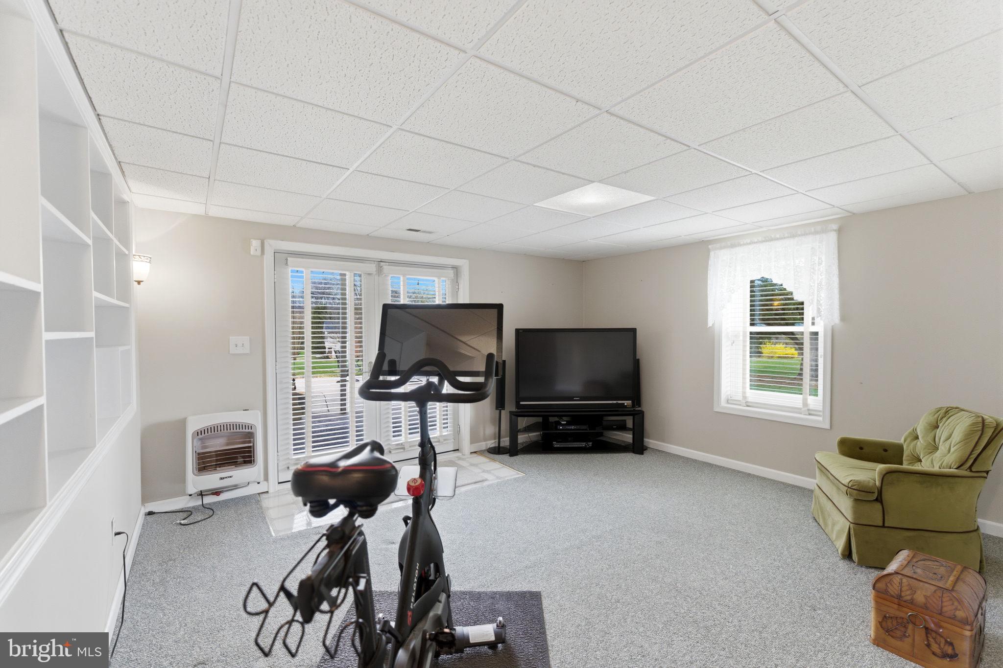 HOLLIS MANOR - Residential