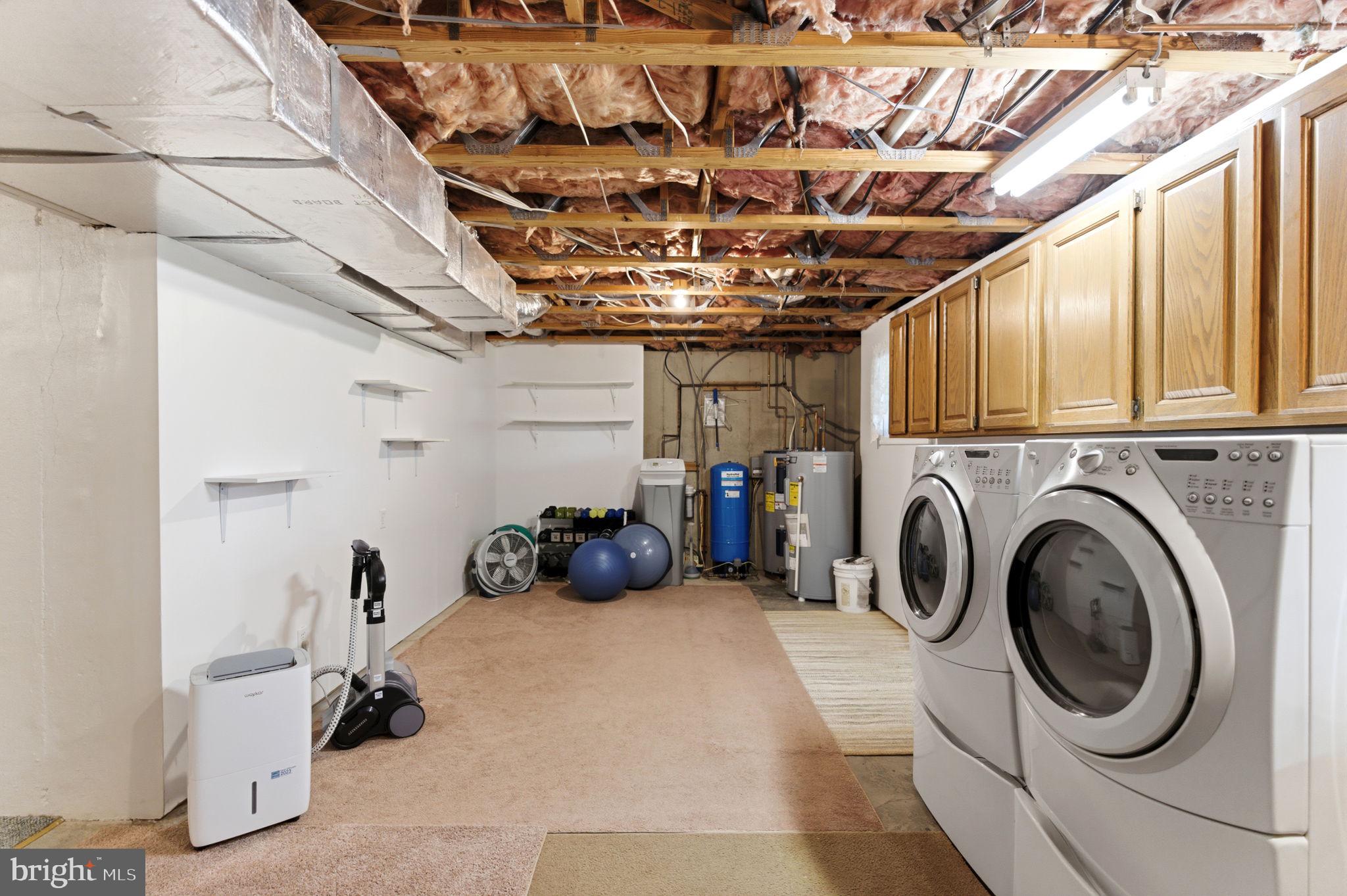 HOLLIS MANOR - Residential