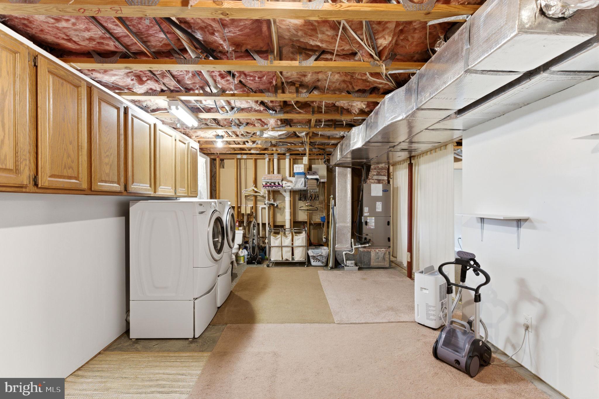 HOLLIS MANOR - Residential