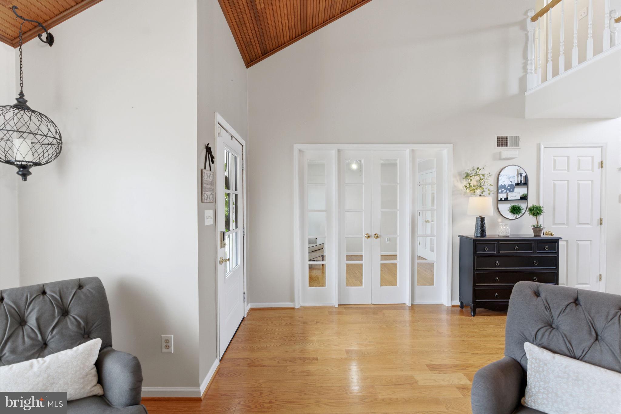 HOLLIS MANOR - Residential