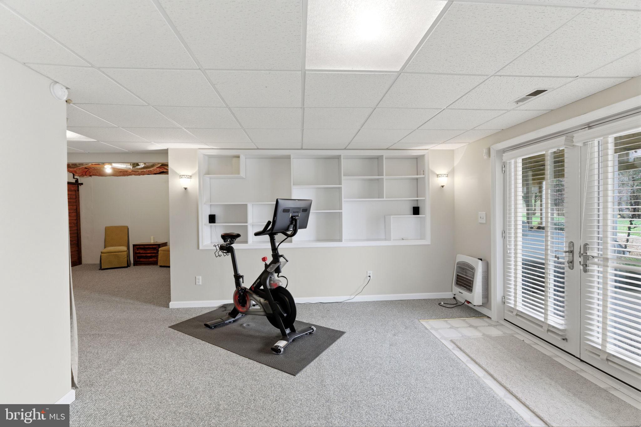 HOLLIS MANOR - Residential