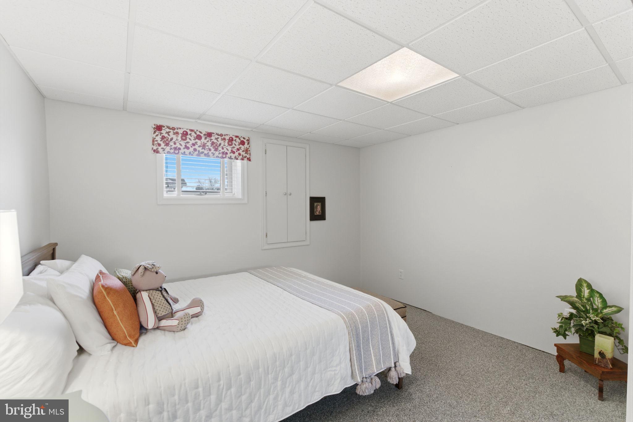 HOLLIS MANOR - Residential