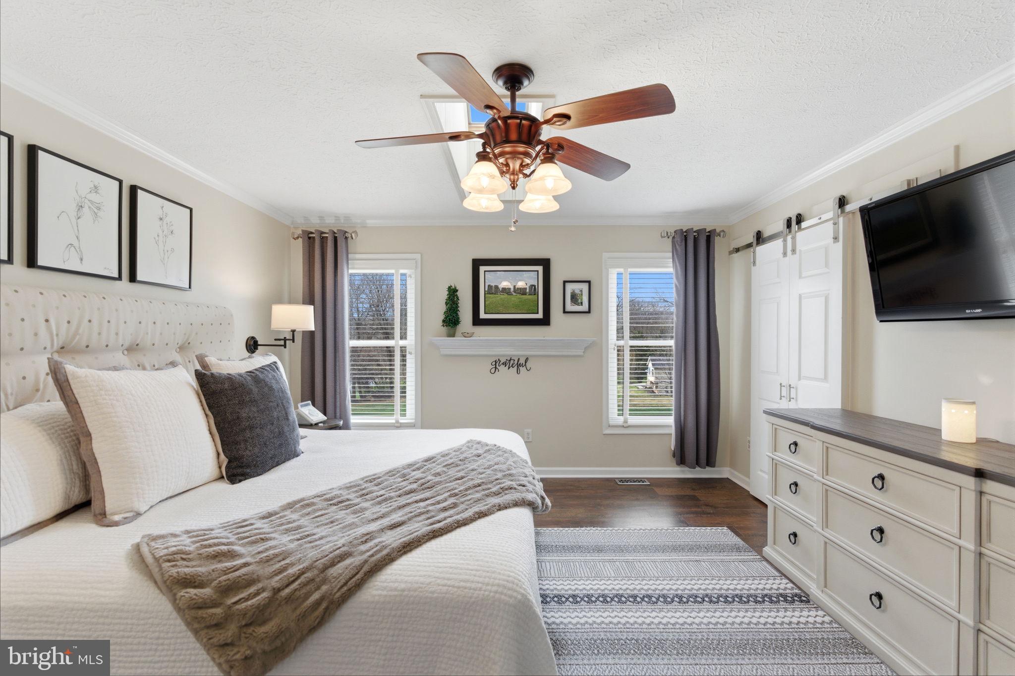 HOLLIS MANOR - Residential